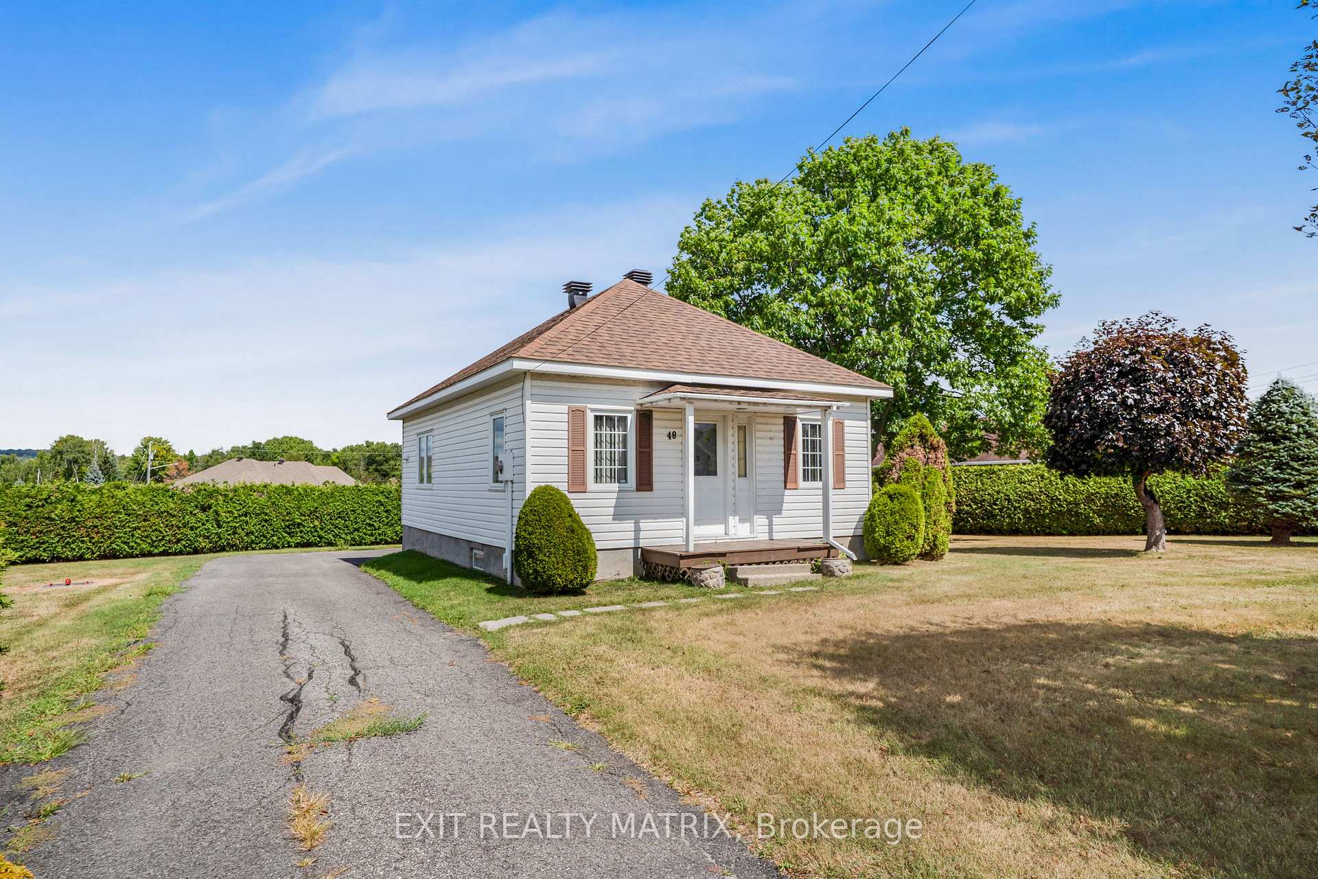 Photo 1 of 48 Front Road W, Champlain, L'Orignal — HOMEH