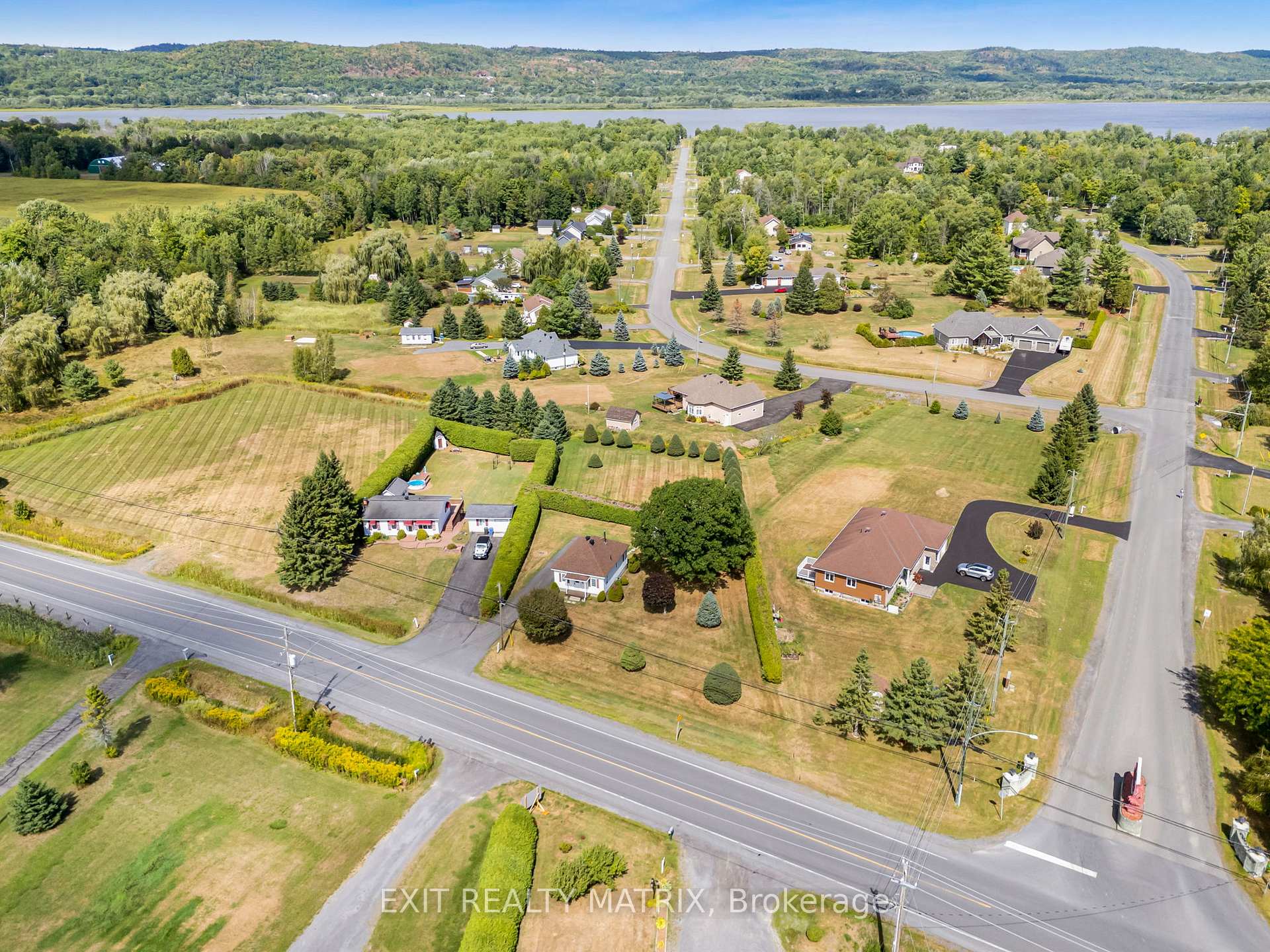 Photo 25 of 48 Front Road W, Champlain, L'Orignal — HOMEH
