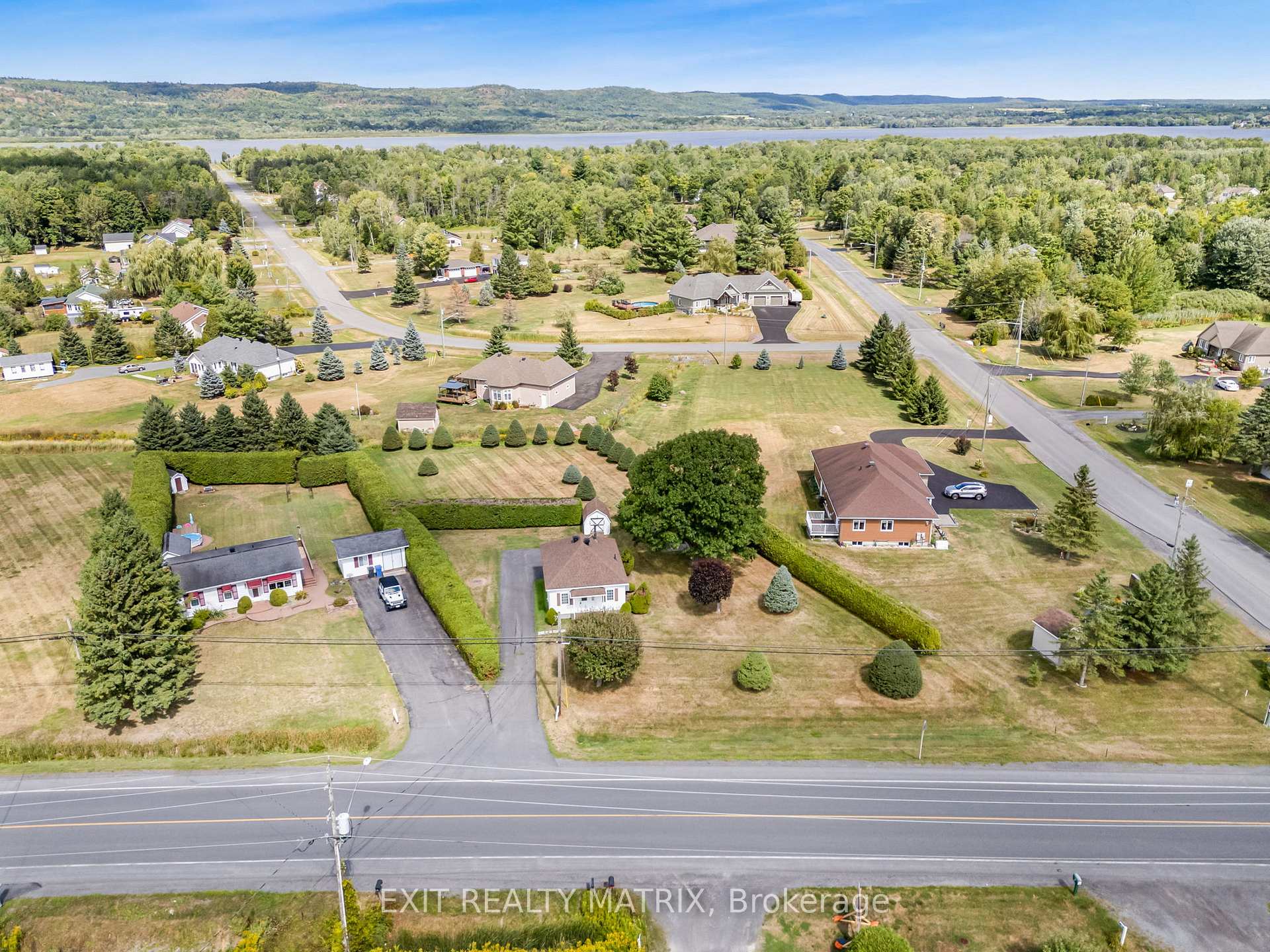 Photo 26 of 48 Front Road W, Champlain, L'Orignal — HOMEH