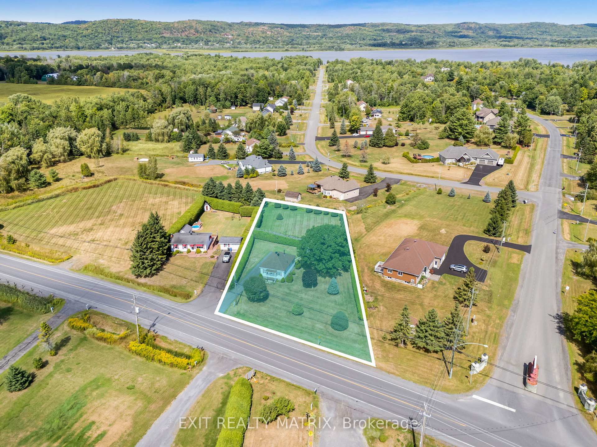 Photo 30 of 48 Front Road W, Champlain, L'Orignal — HOMEH