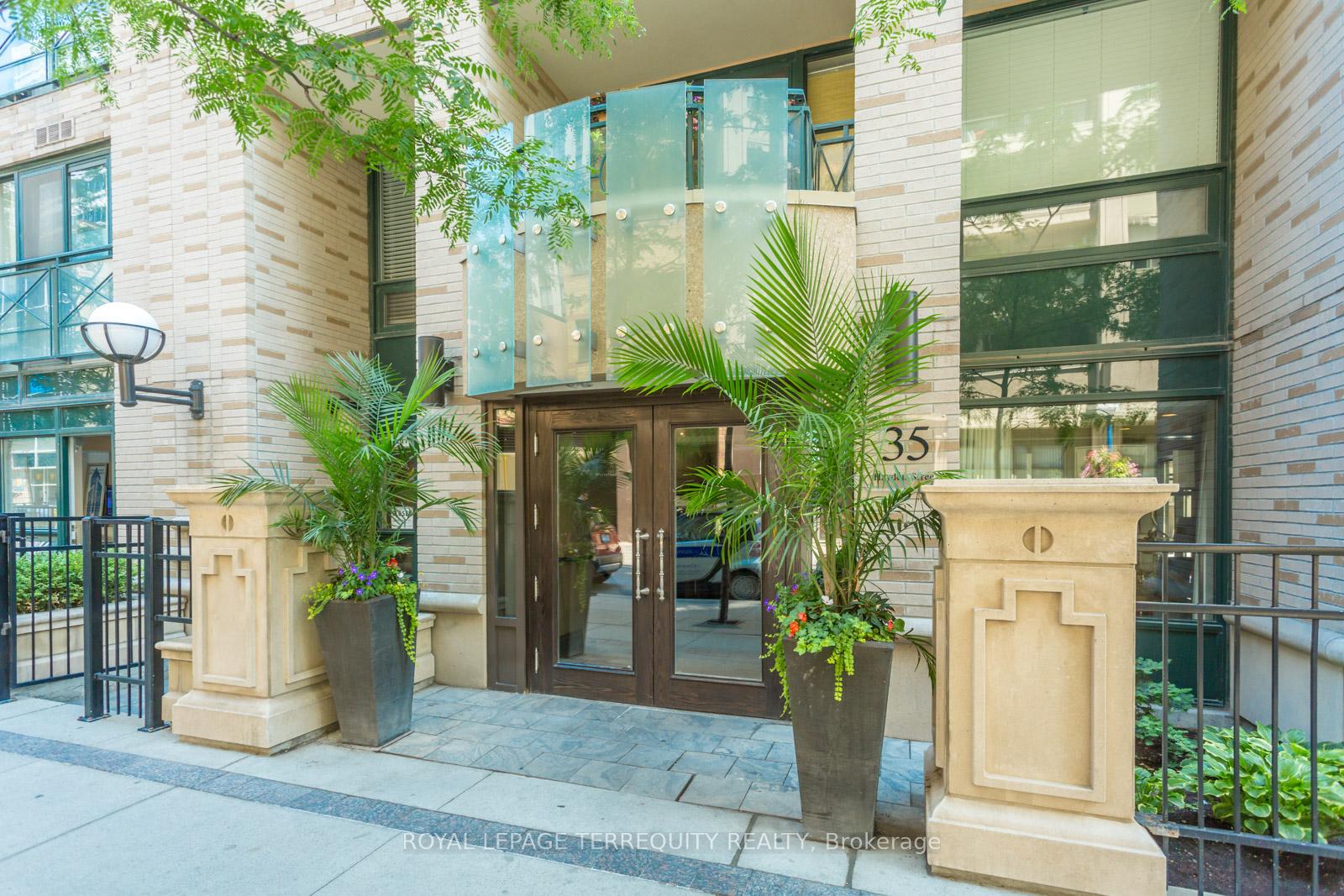 Photo 2 of Unit 502, 35 Hayden Street, Toronto, Church-Yonge Corridor — HOMEH