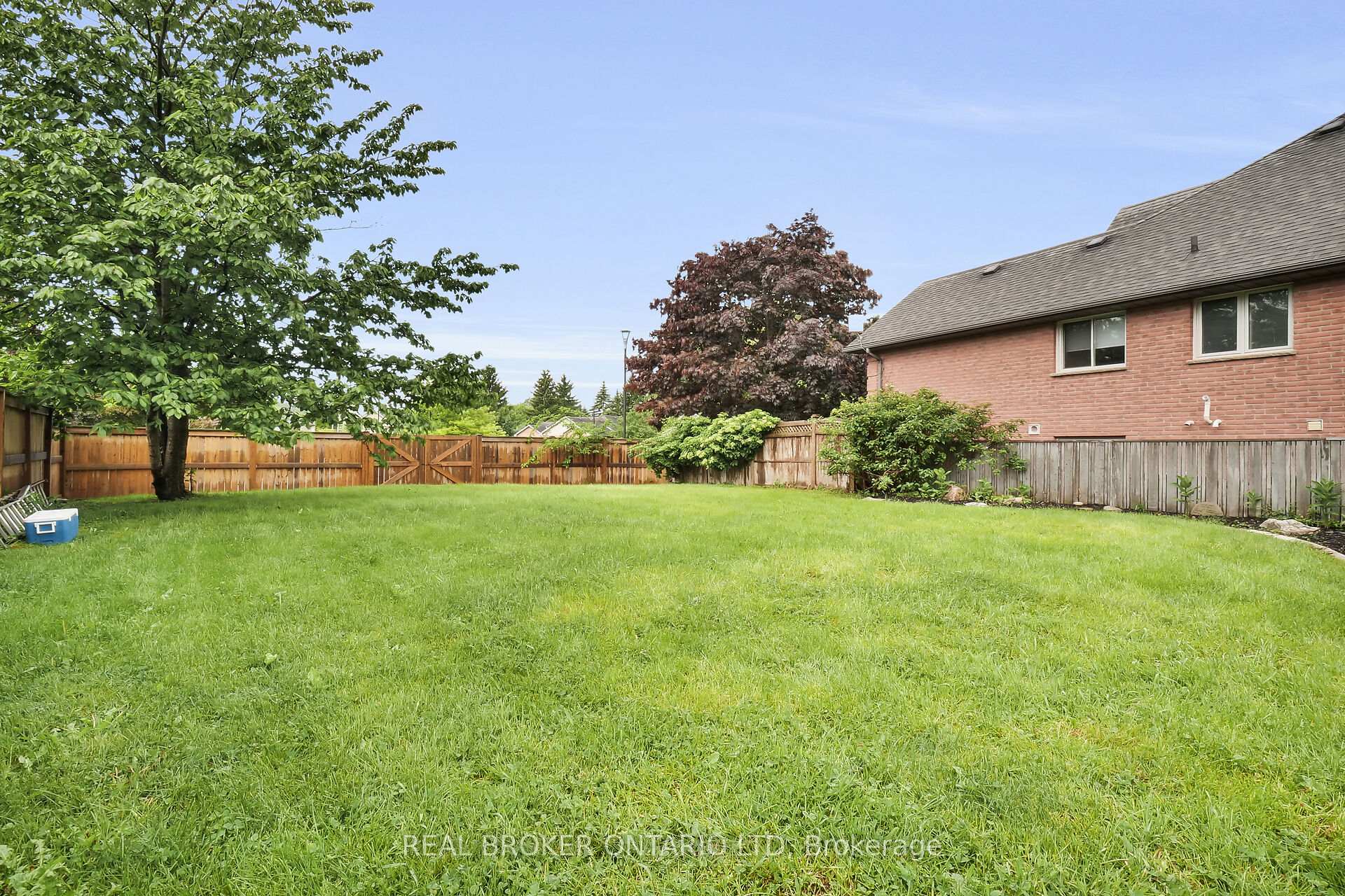 Photo 3 of 301&303 Frances Street, Central Elgin, Rural Central Elgin — HOMEH