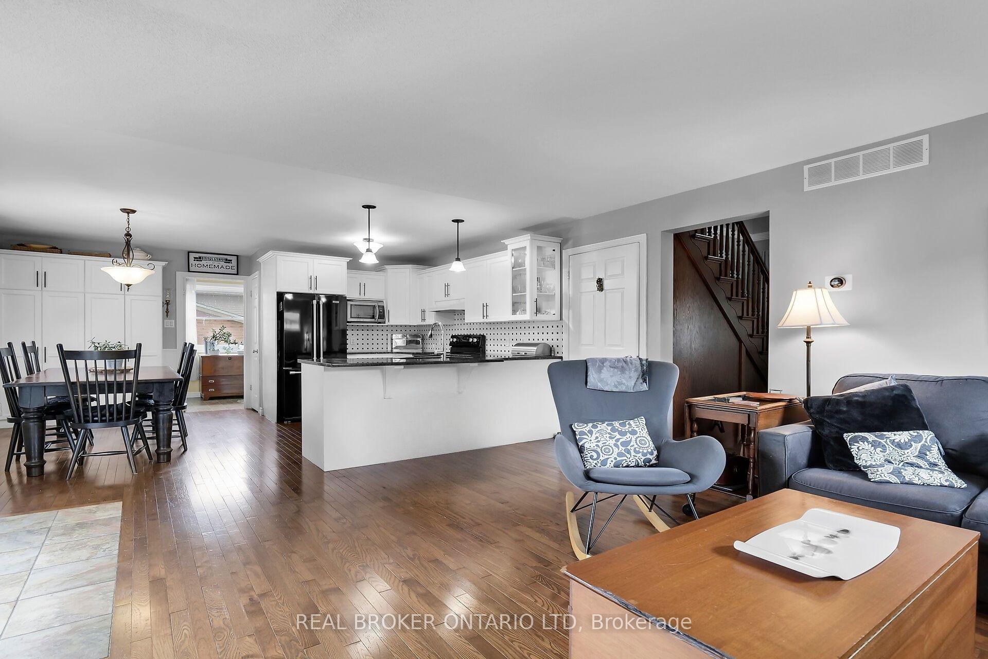 Photo 7 of 301&303 Frances Street, Central Elgin, Rural Central Elgin — HOMEH