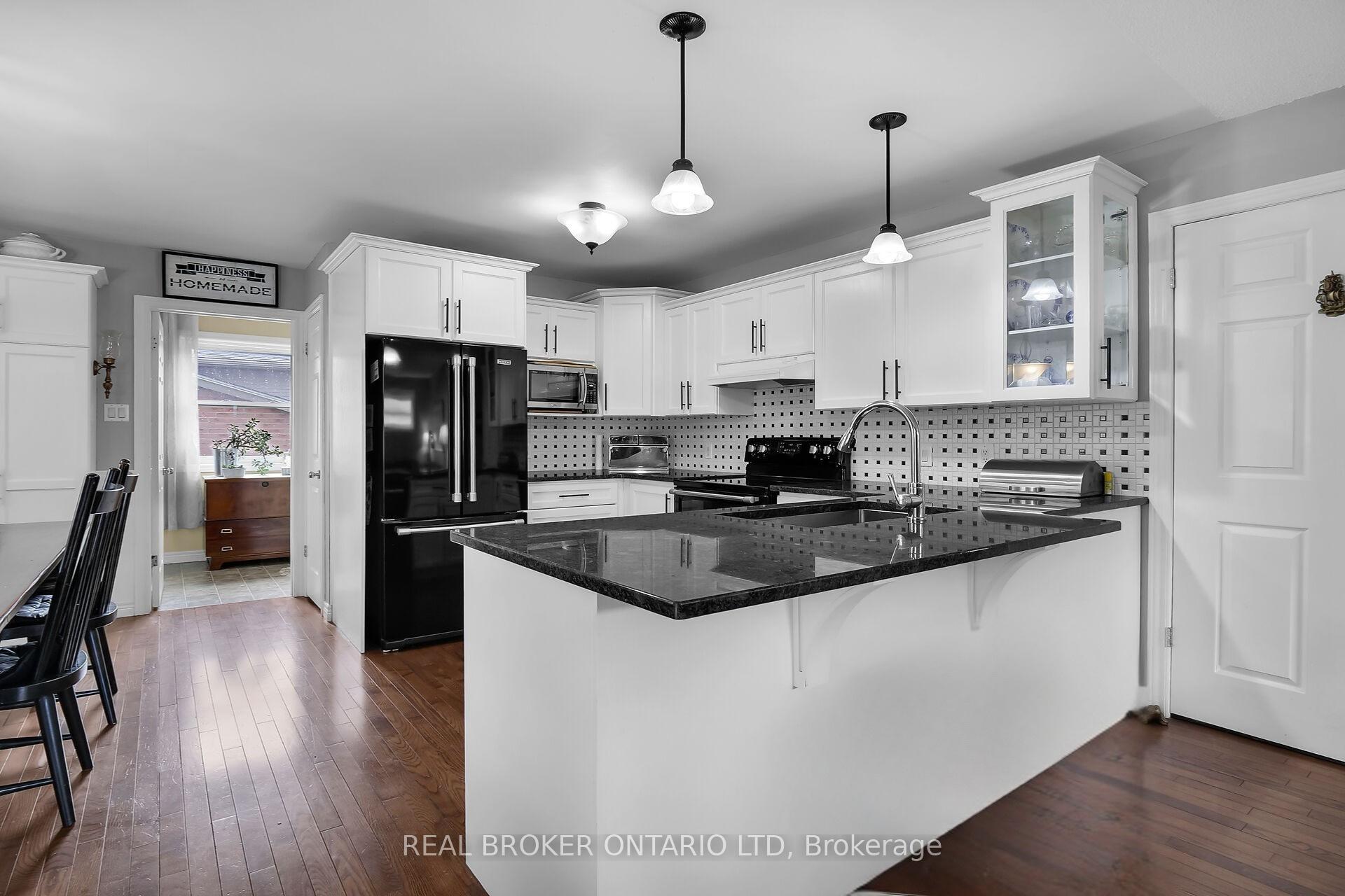 Photo 8 of 301&303 Frances Street, Central Elgin, Rural Central Elgin — HOMEH