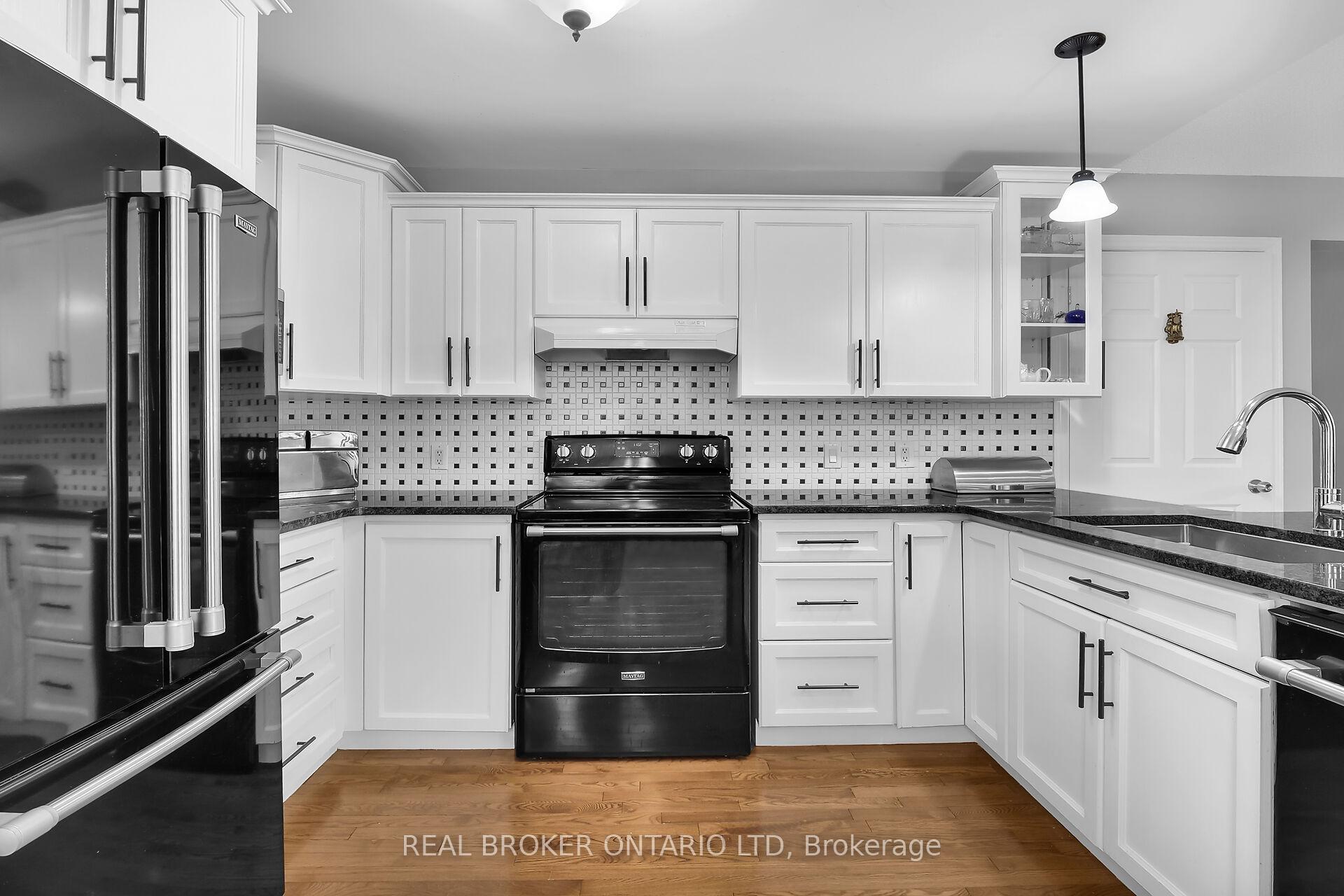 Photo 9 of 301&303 Frances Street, Central Elgin, Rural Central Elgin — HOMEH