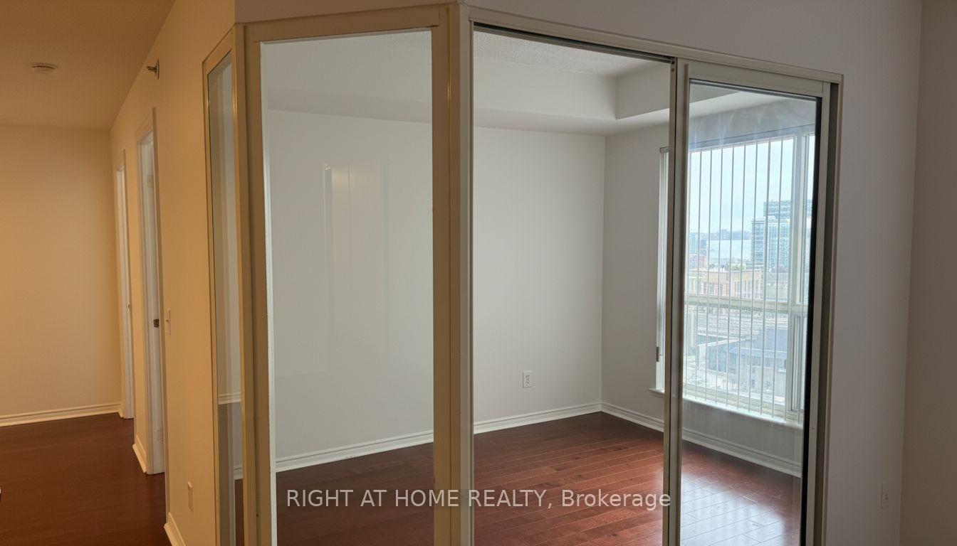 Photo 3 of Unit 1101, 25 The Esplanade, Toronto, Waterfront Communities — HOMEH
