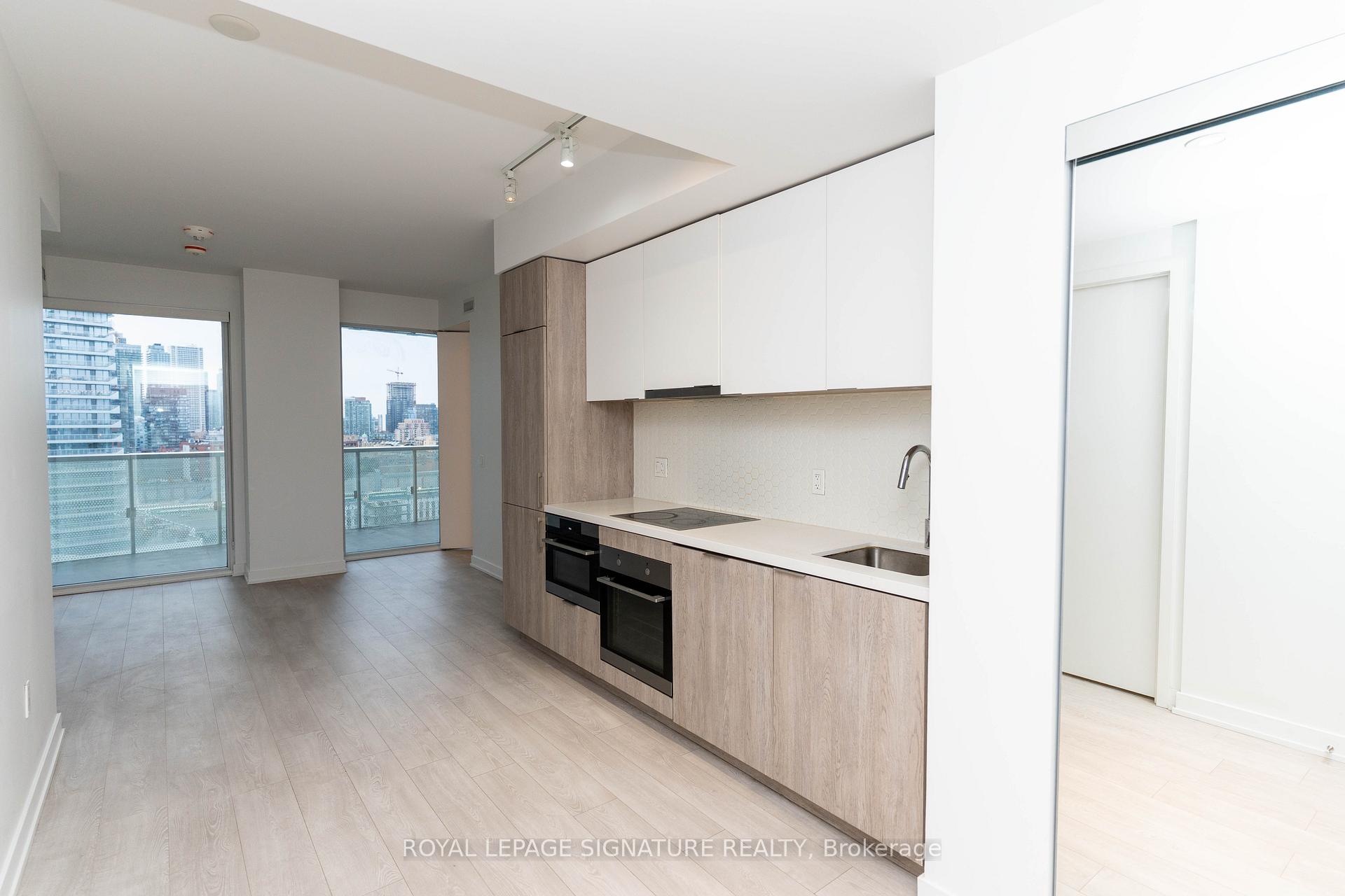Photo 5 of Unit 1708, 15 Queens Quay E, Toronto, Waterfront Communities — HOMEH