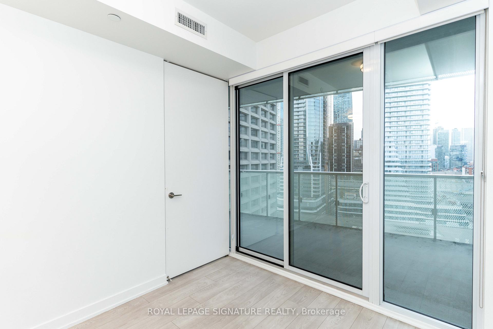 Photo 10 of Unit 1708, 15 Queens Quay E, Toronto, Waterfront Communities — HOMEH