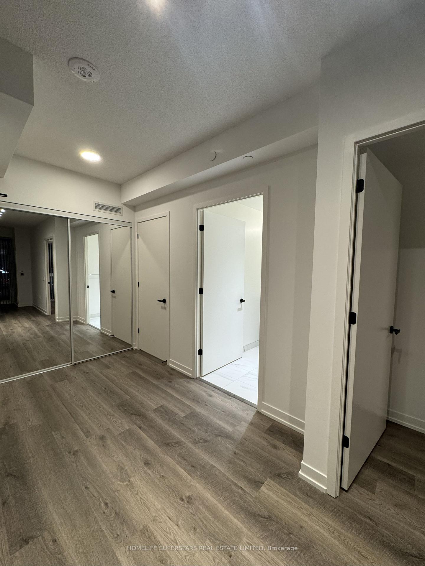 Photo 13 of Unit 908, 8 Interchange Way, Vaughan, Vaughan Corporate Centre — HOMEH