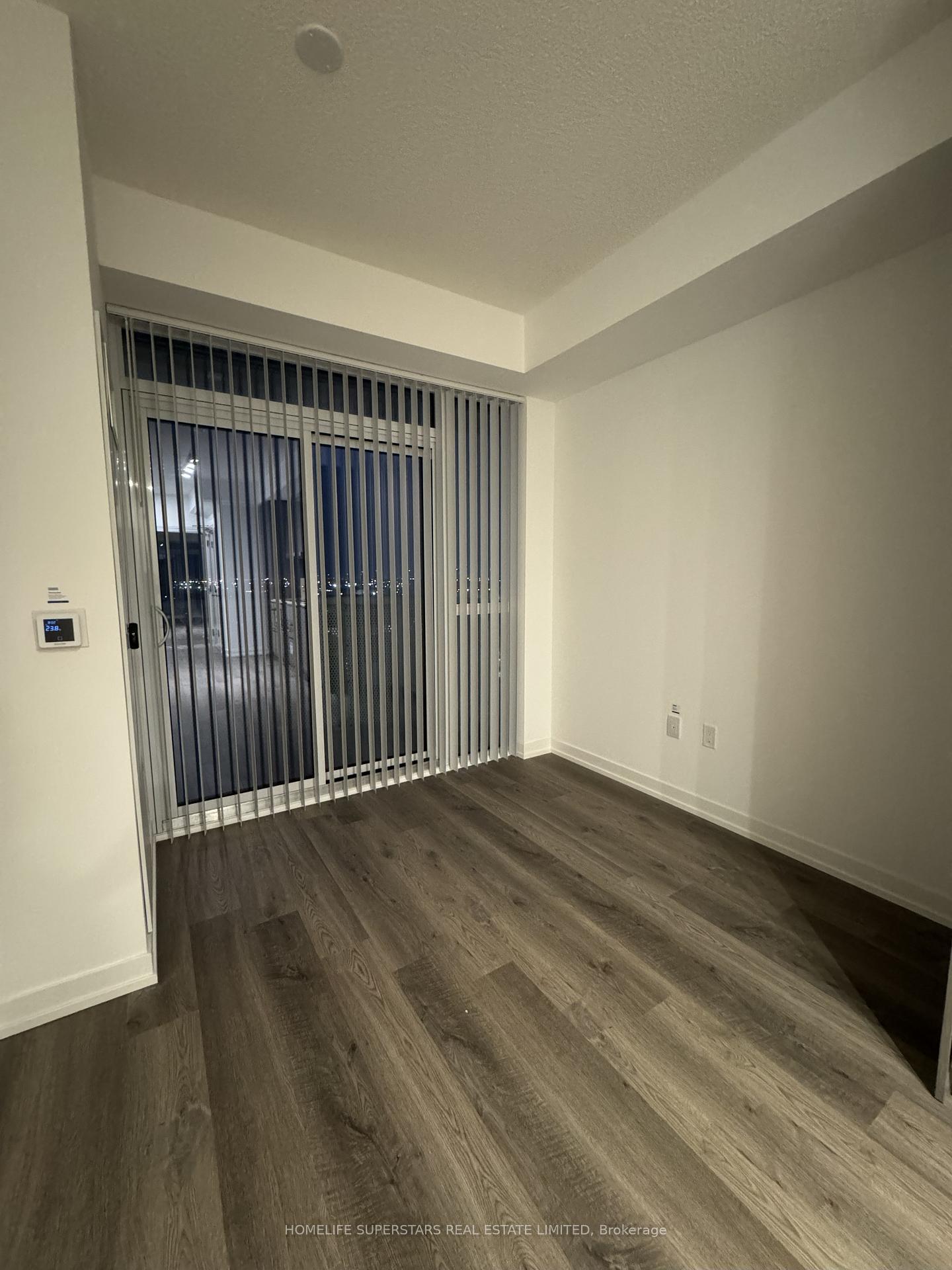 Photo 14 of Unit 908, 8 Interchange Way, Vaughan, Vaughan Corporate Centre — HOMEH