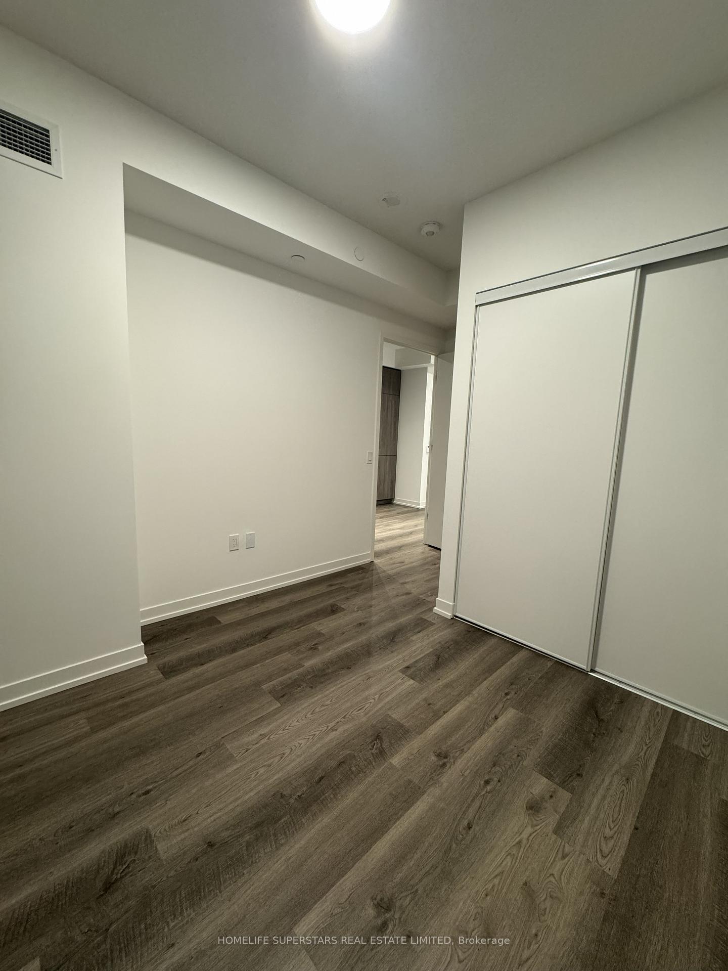 Photo 16 of Unit 908, 8 Interchange Way, Vaughan, Vaughan Corporate Centre — HOMEH
