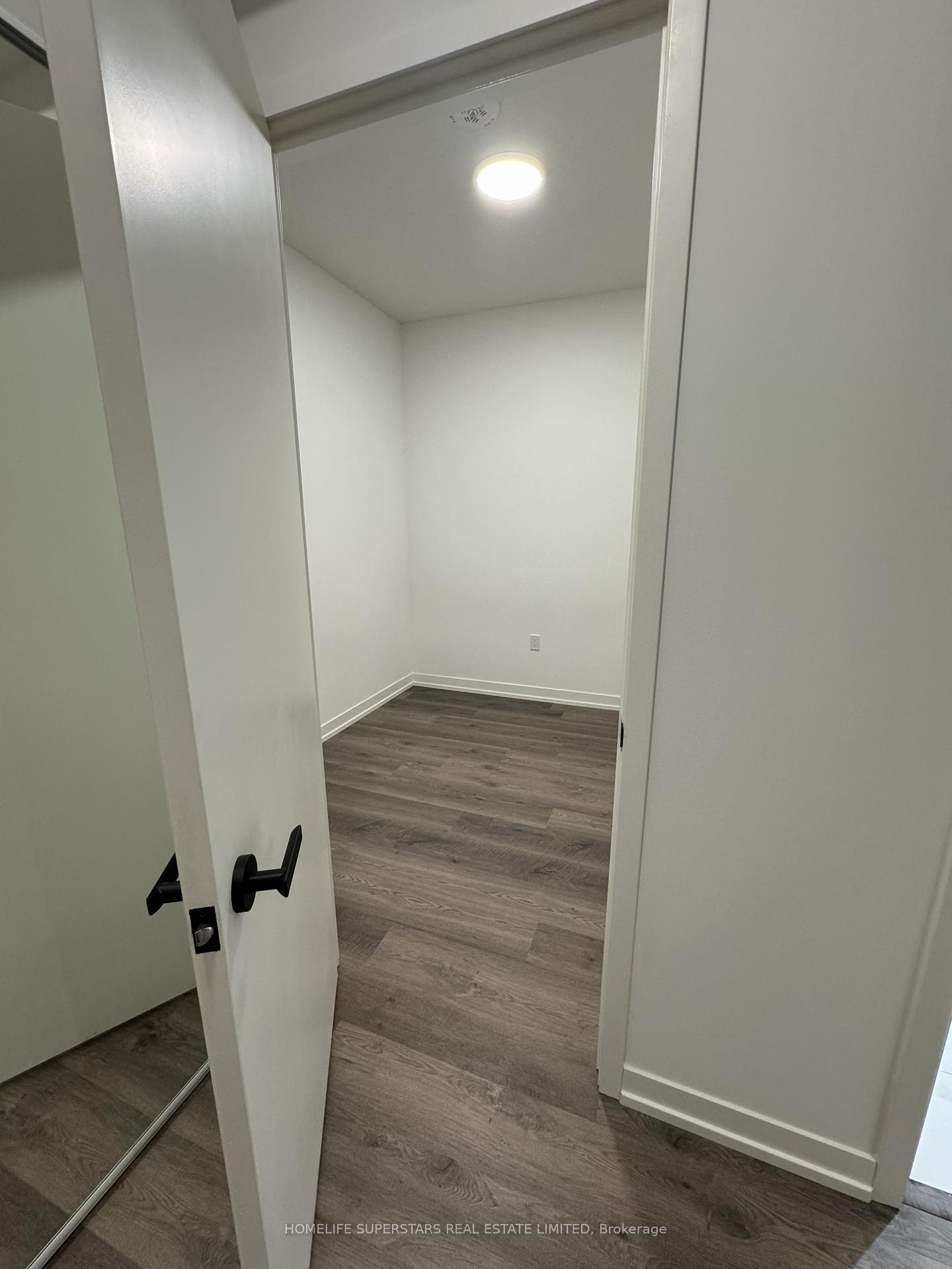 Photo 19 of Unit 908, 8 Interchange Way, Vaughan, Vaughan Corporate Centre — HOMEH