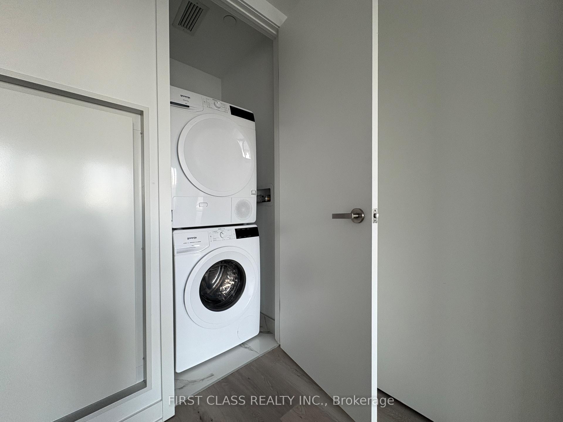 Photo 12 of Unit 806, 88 Queen Street E, Toronto, Church-Yonge Corridor — HOMEH