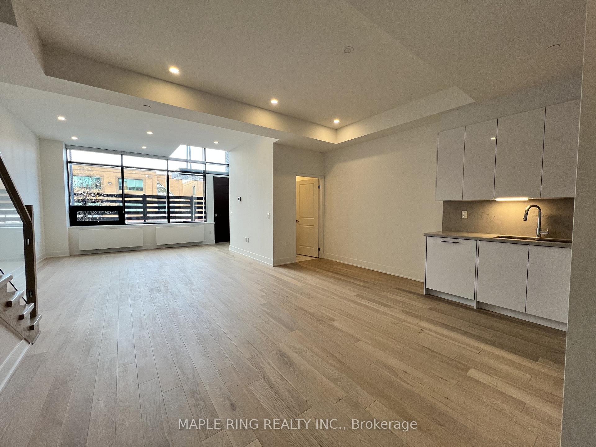 Photo 1 of Unit 102W, 2916 Highway 7 Road, Vaughan, Concord — HOMEH