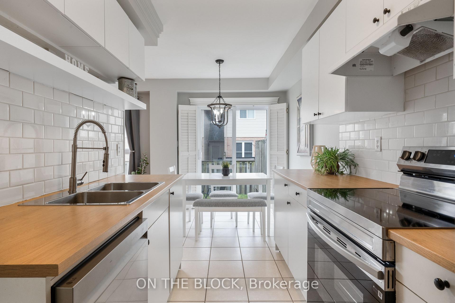 Photo 4 of Unit 39, 485 Green Road, Hamilton, Lakeshore — HOMEH
