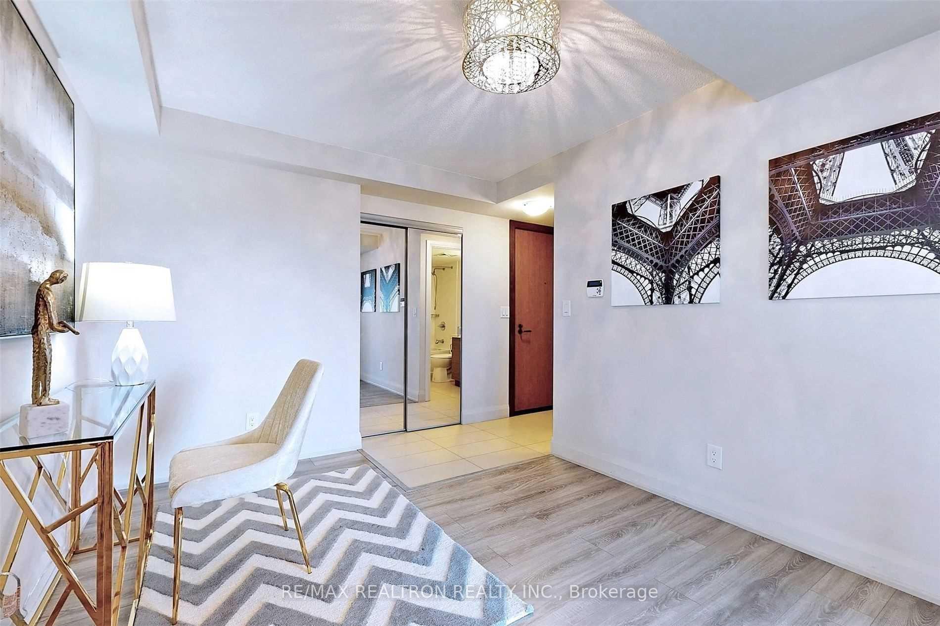 Photo 8 of Unit 902, 8200 Birchmount Road, Markham, Unionville — HOMEH