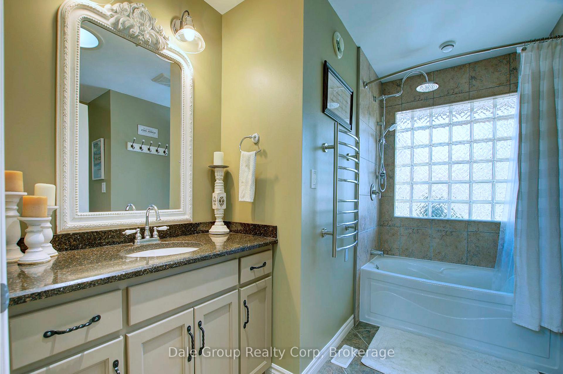 Photo 11 of 23 Andrew Crescent, Goderich, Goderich (Town) — HOMEH