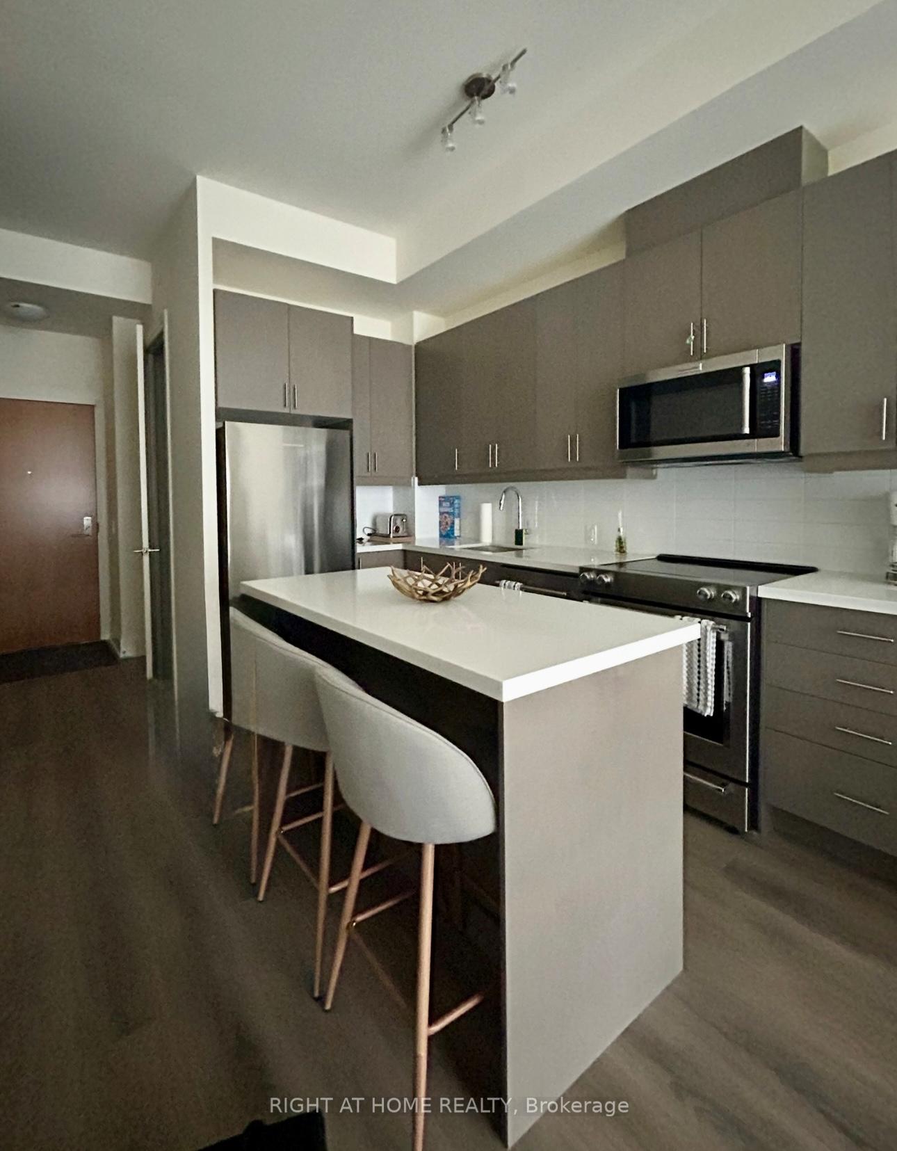 Photo 2 of Unit 530, 8960 Jane Street N, Vaughan, Vellore Village — HOMEH