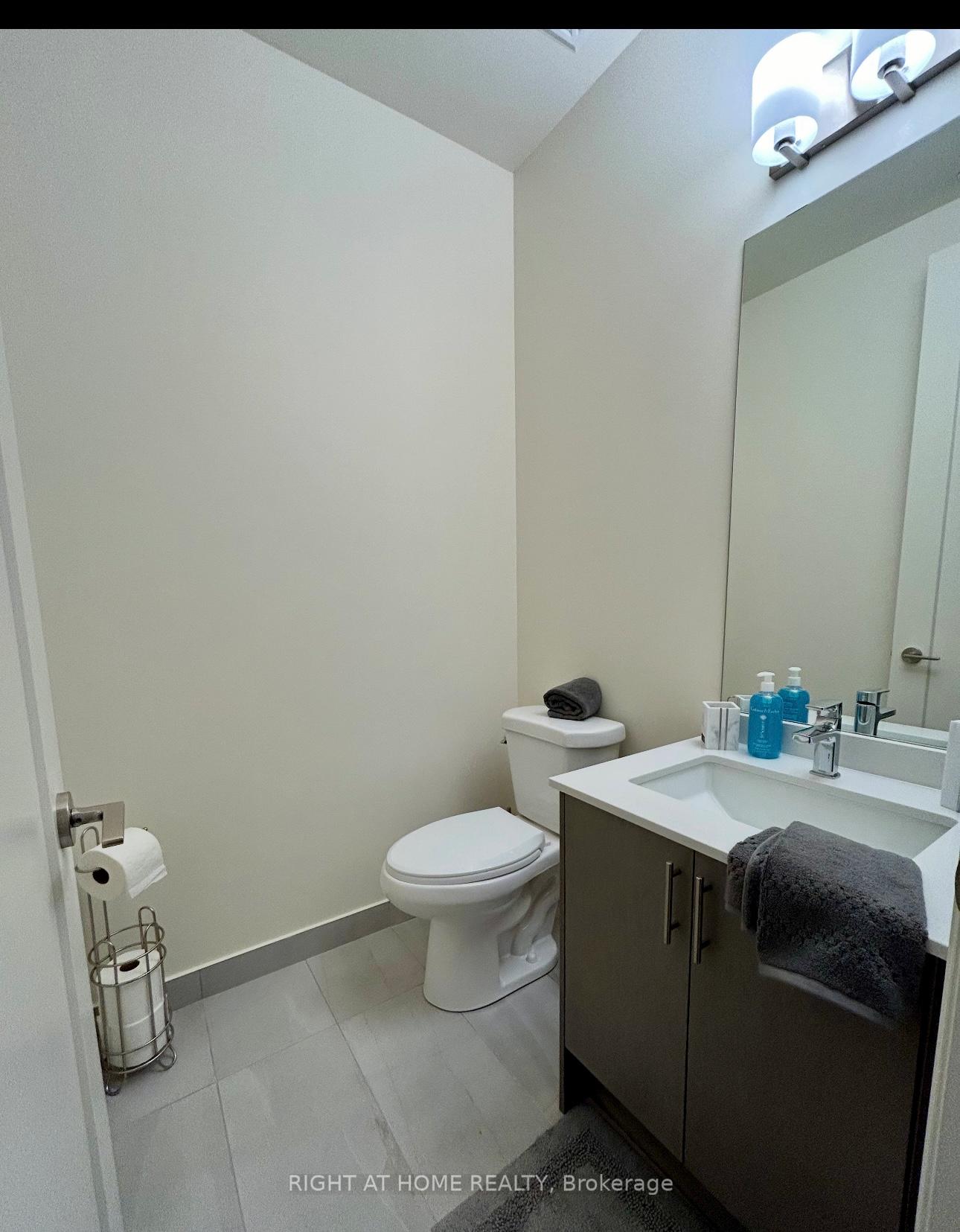 Photo 3 of Unit 530, 8960 Jane Street N, Vaughan, Vellore Village — HOMEH