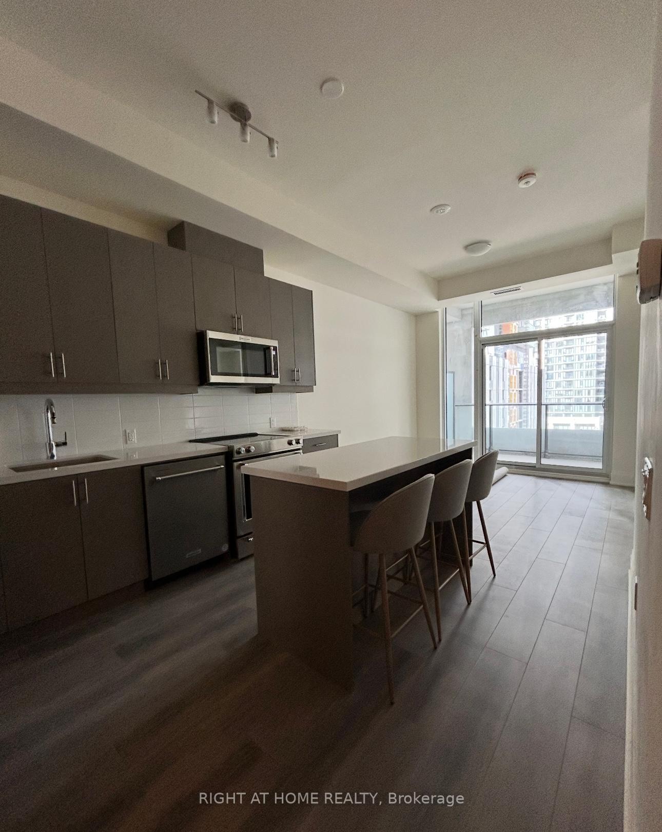Photo 7 of Unit 530, 8960 Jane Street N, Vaughan, Vellore Village — HOMEH
