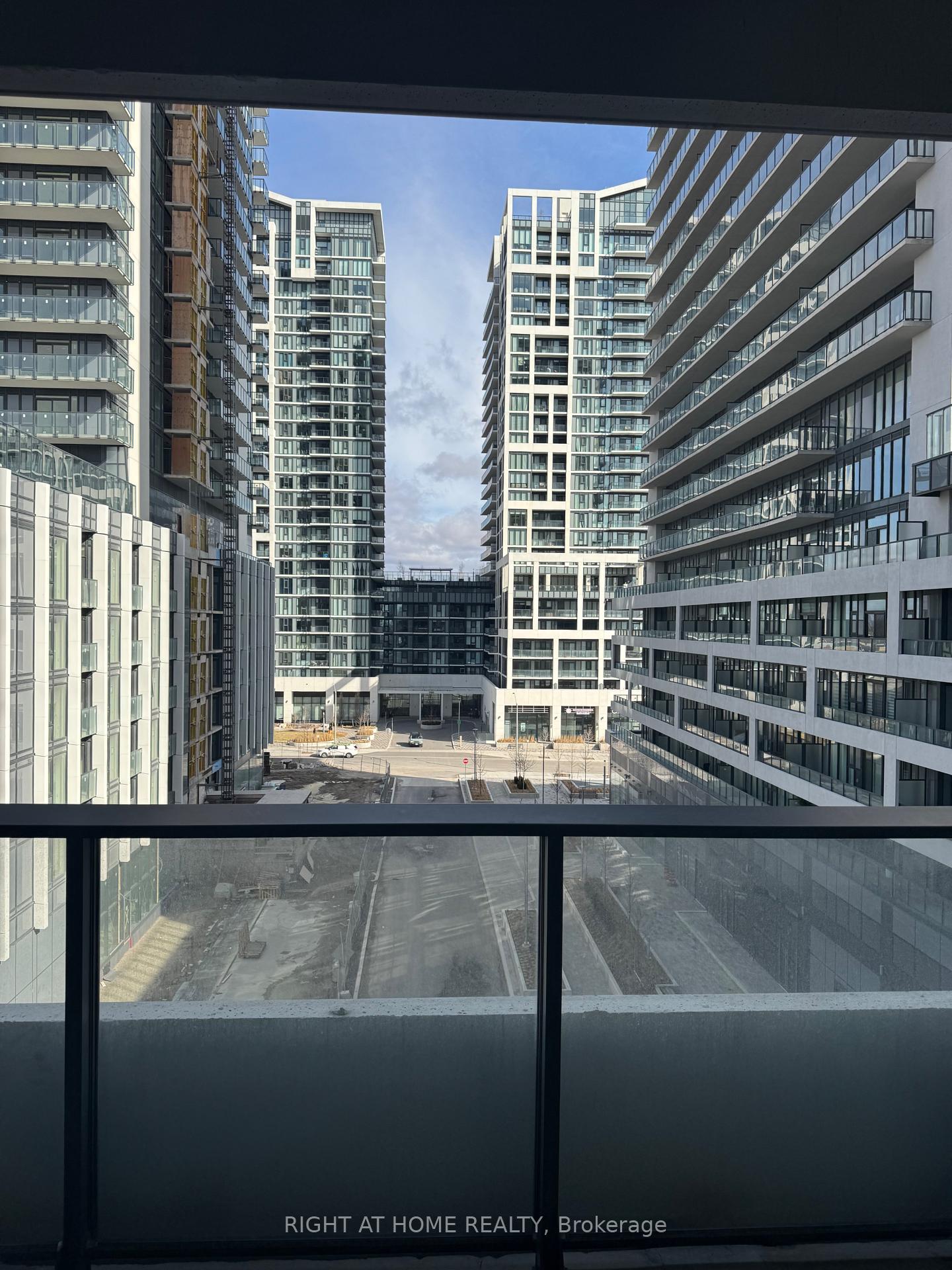 Photo 18 of Unit 530, 8960 Jane Street N, Vaughan, Vellore Village — HOMEH