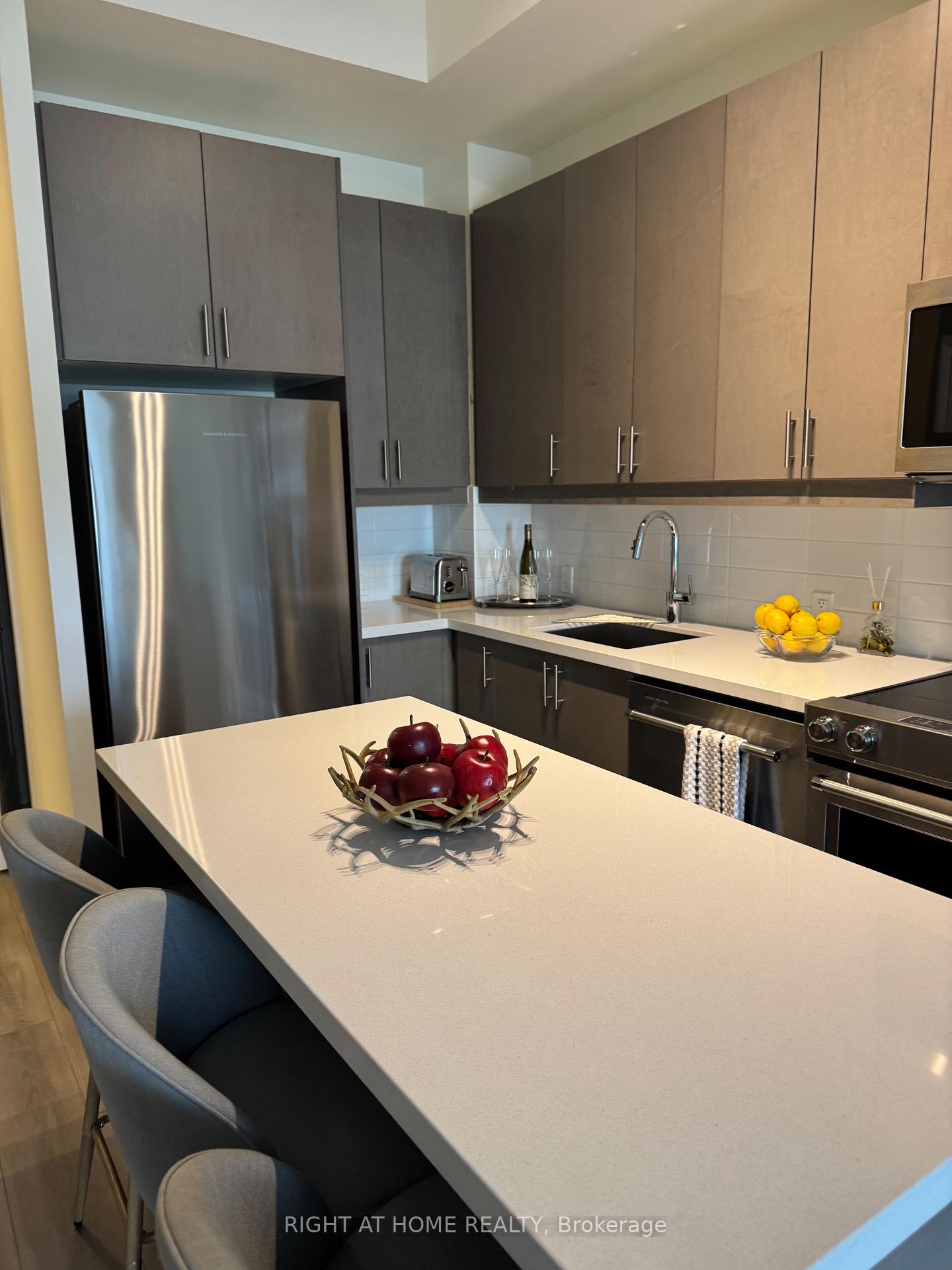 Photo 21 of Unit 530, 8960 Jane Street N, Vaughan, Vellore Village — HOMEH