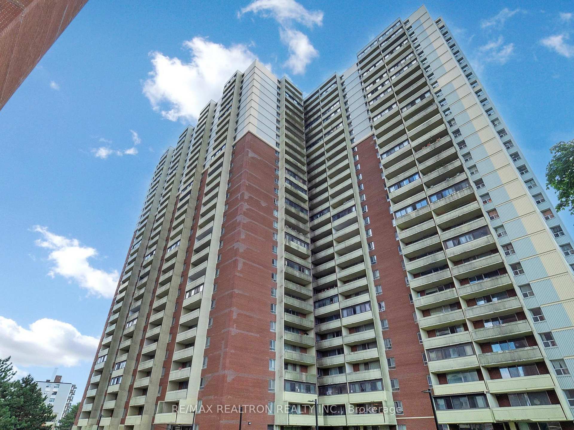 Photo 2 of Unit 2419, 1 Massey Square, Toronto, Crescent Town — HOMEH
