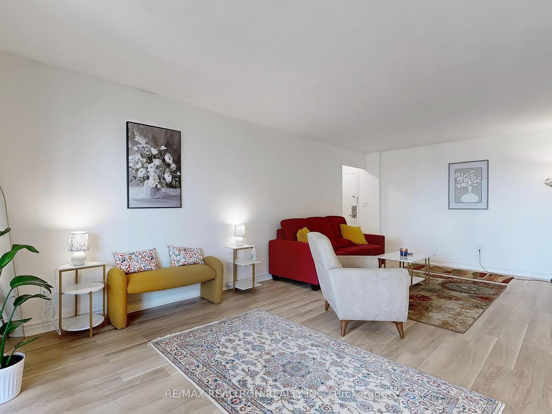 Photo 15 of Unit 2419, 1 Massey Square, Toronto, Crescent Town — HOMEH