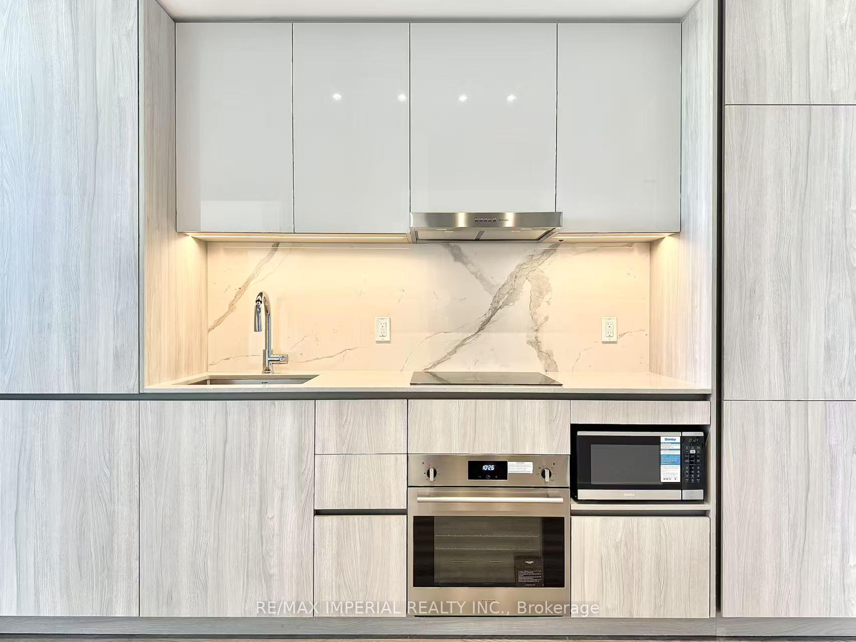 Photo 2 of Unit 2503, 8 Interchange Way, Vaughan, Vaughan Corporate Centre — HOMEH