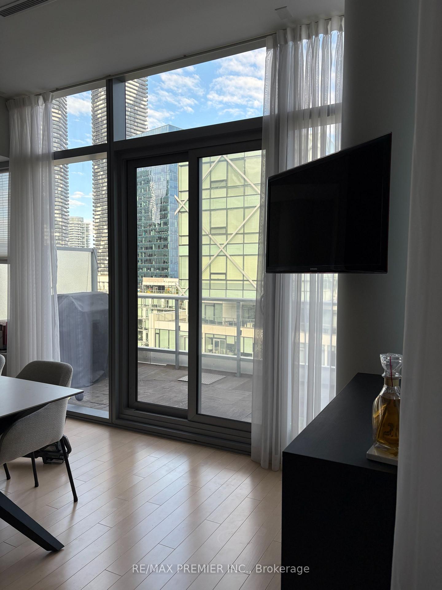 Photo 9 of Unit 1208, 29 Queens Quay E, Toronto, Waterfront Communities — HOMEH