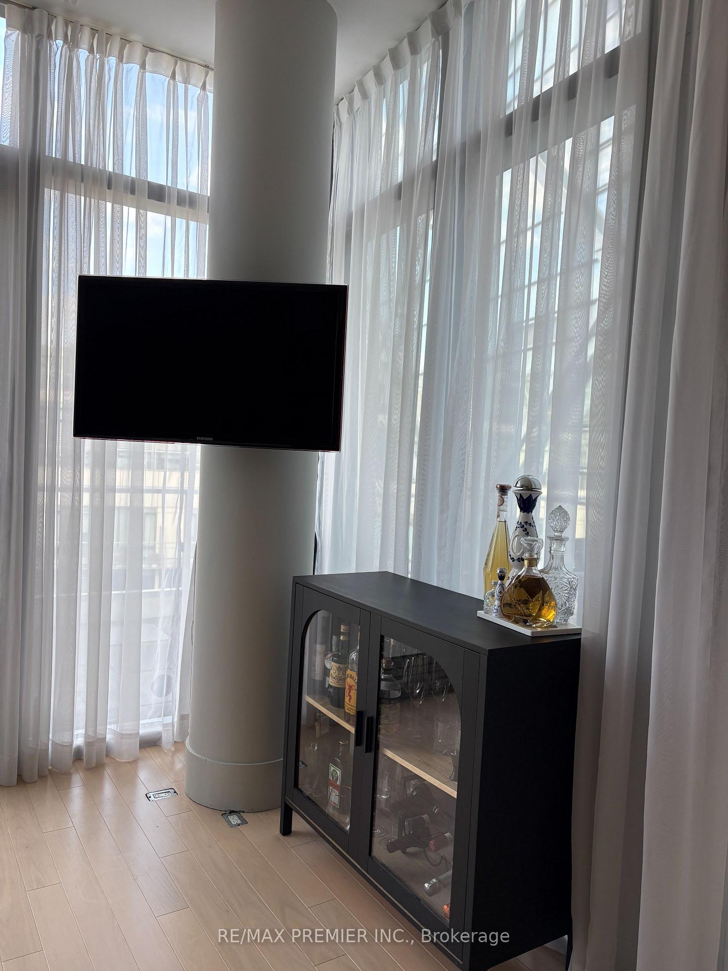 Photo 11 of Unit 1208, 29 Queens Quay E, Toronto, Waterfront Communities — HOMEH