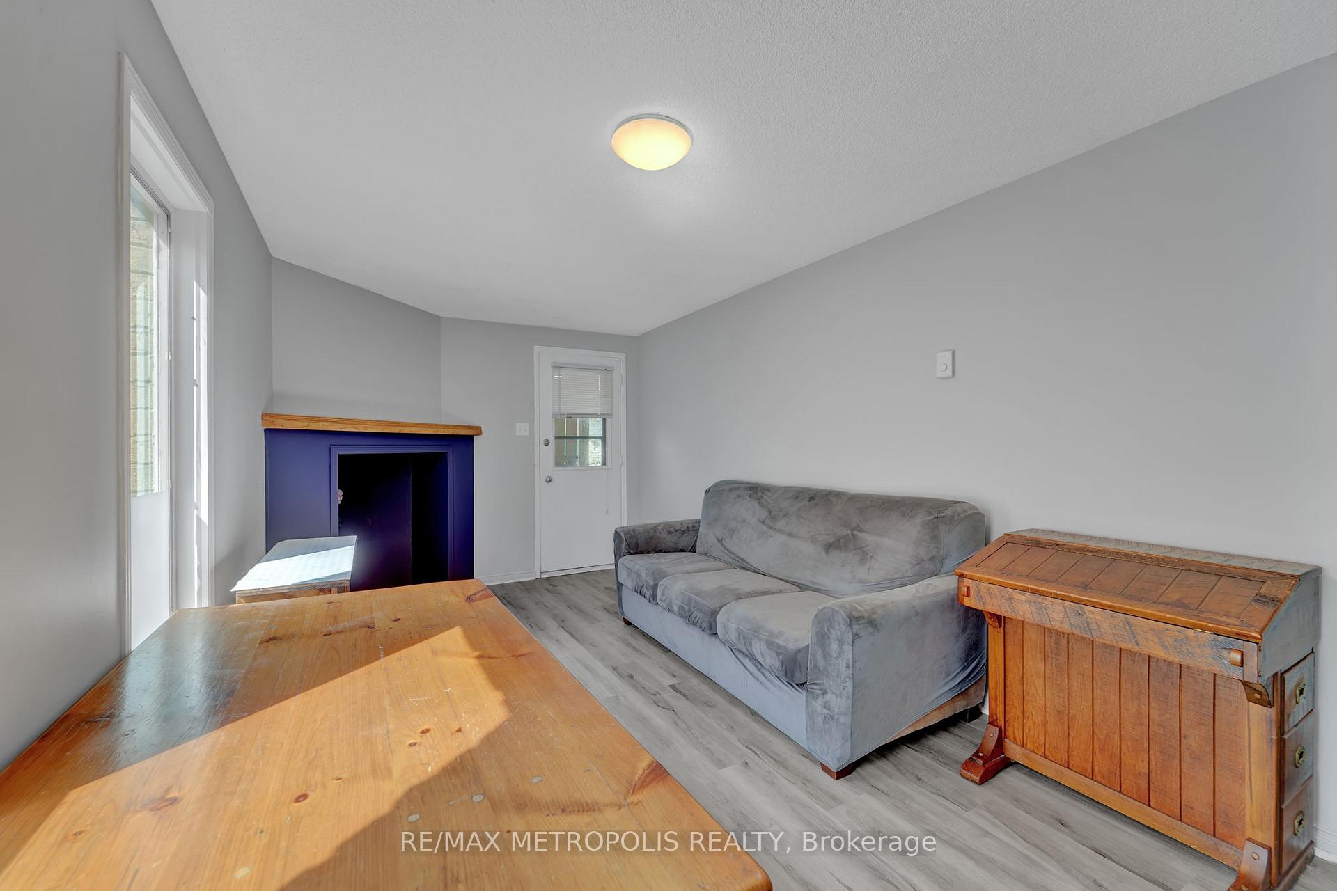 Photo 2 of Unit MAIN, 31 Empire Crescent, Clarington, Courtice — HOMEH