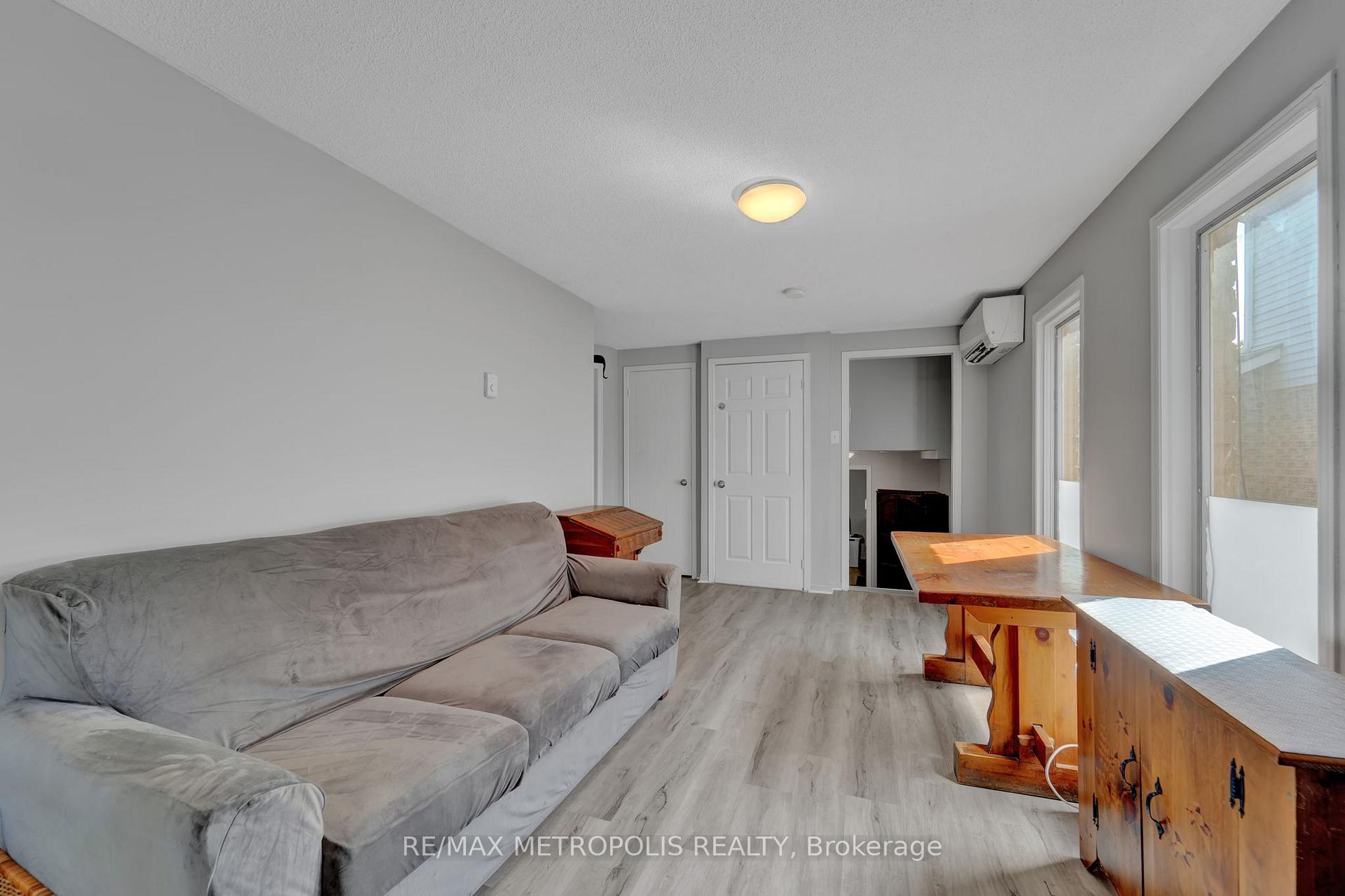 Photo 6 of Unit MAIN, 31 Empire Crescent, Clarington, Courtice — HOMEH