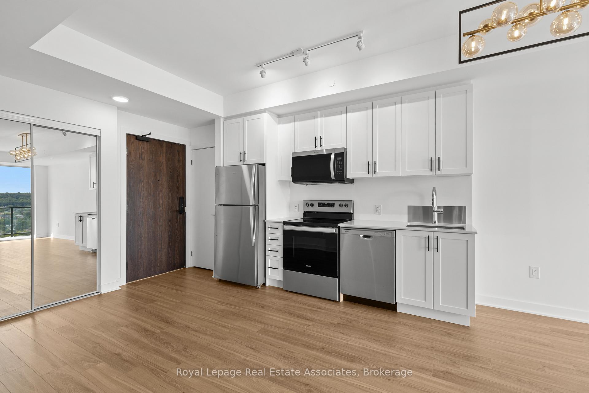 Photo 5 of Unit 1218, 2782 Barton Street E, Hamilton, Riverdale — HOMEH