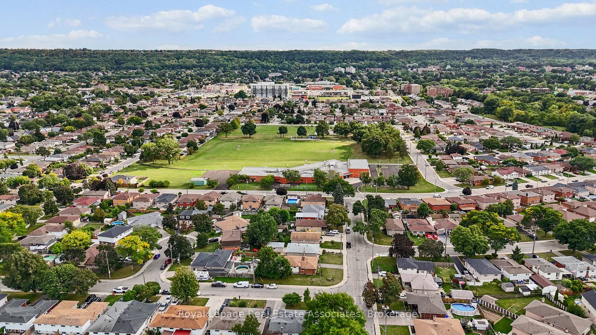 Photo 9 of Unit 1218, 2782 Barton Street E, Hamilton, Riverdale — HOMEH