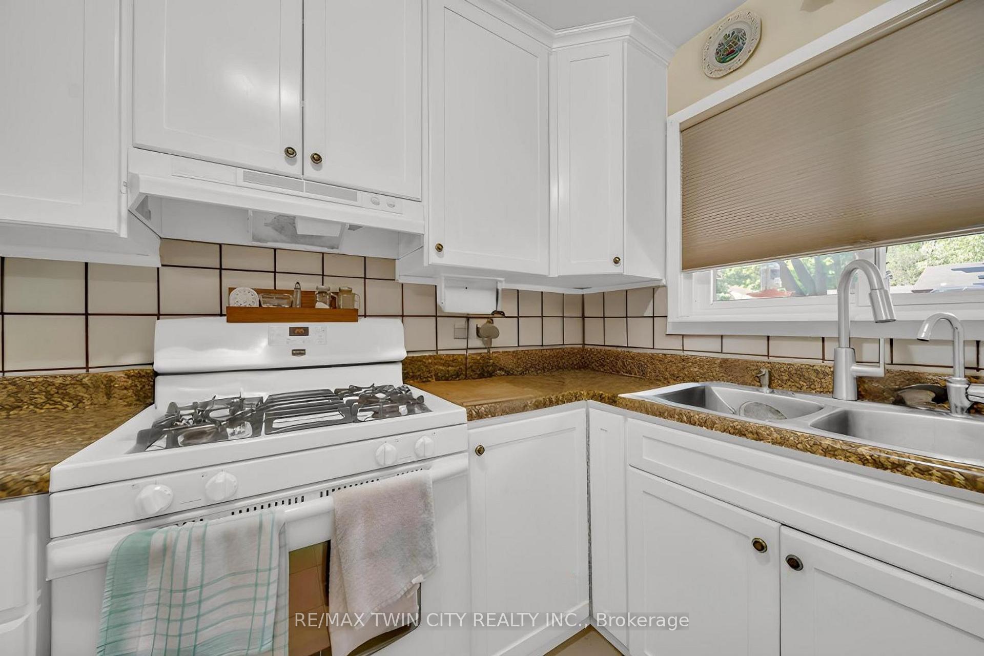 Photo 5 of 13 Gilston Parkway, Brant, Paris — HOMEH