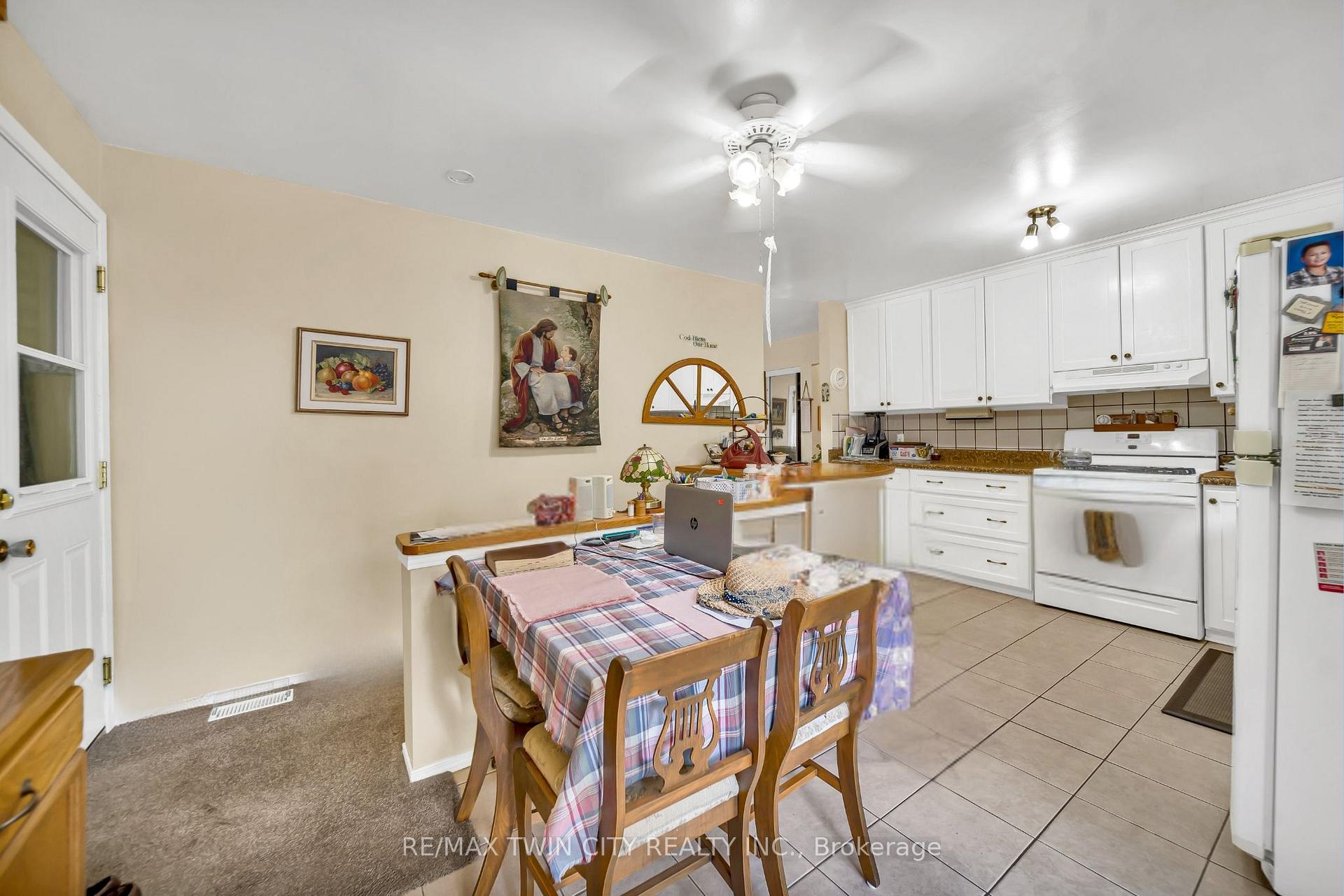 Photo 7 of 13 Gilston Parkway, Brant, Paris — HOMEH