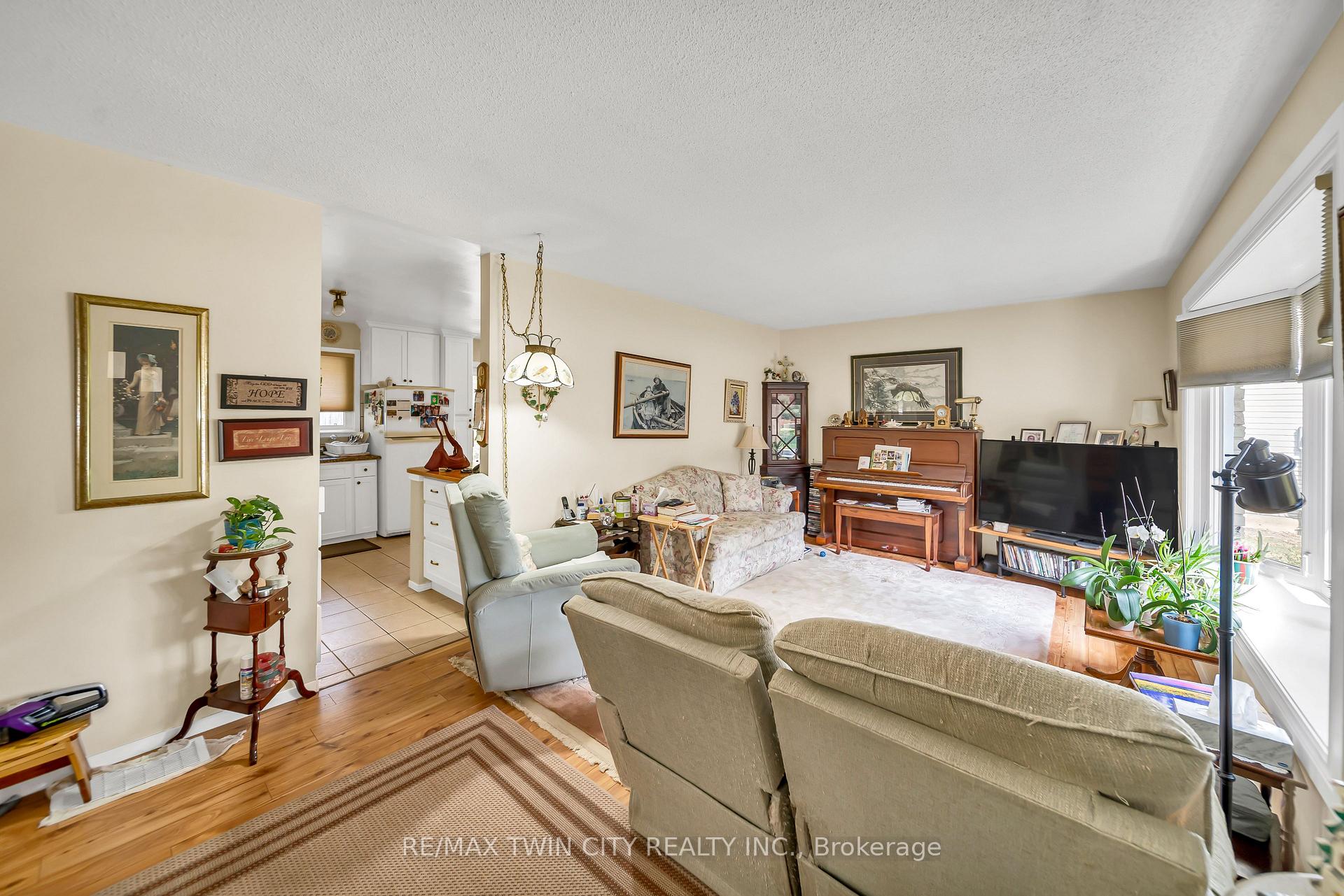 Photo 11 of 13 Gilston Parkway, Brant, Paris — HOMEH