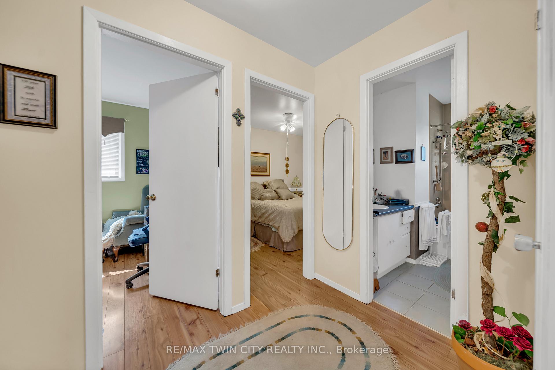 Photo 12 of 13 Gilston Parkway, Brant, Paris — HOMEH