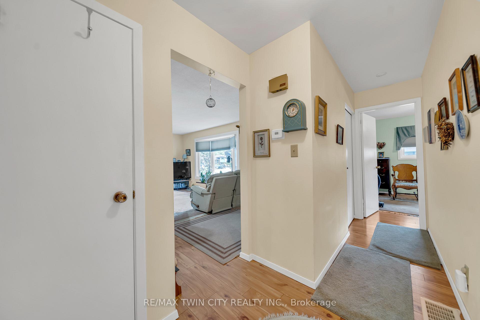 Photo 13 of 13 Gilston Parkway, Brant, Paris — HOMEH