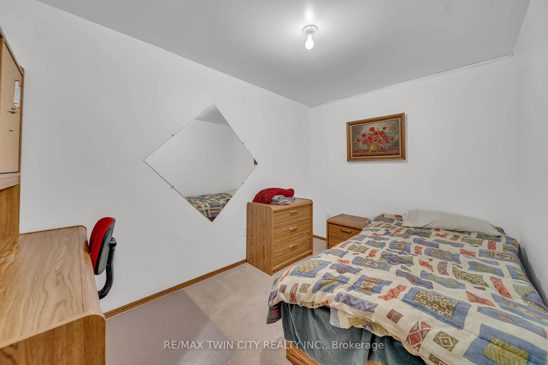 Photo 27 of 13 Gilston Parkway, Brant, Paris — HOMEH
