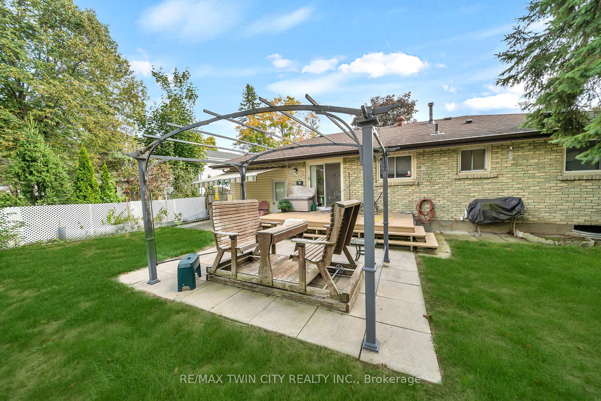 Photo 30 of 13 Gilston Parkway, Brant, Paris — HOMEH