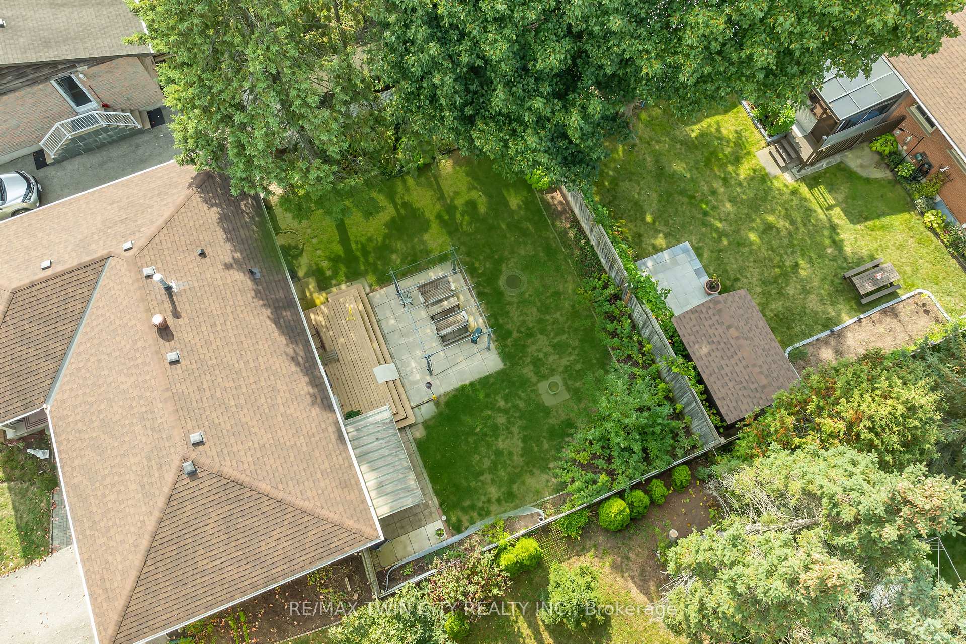 Photo 32 of 13 Gilston Parkway, Brant, Paris — HOMEH