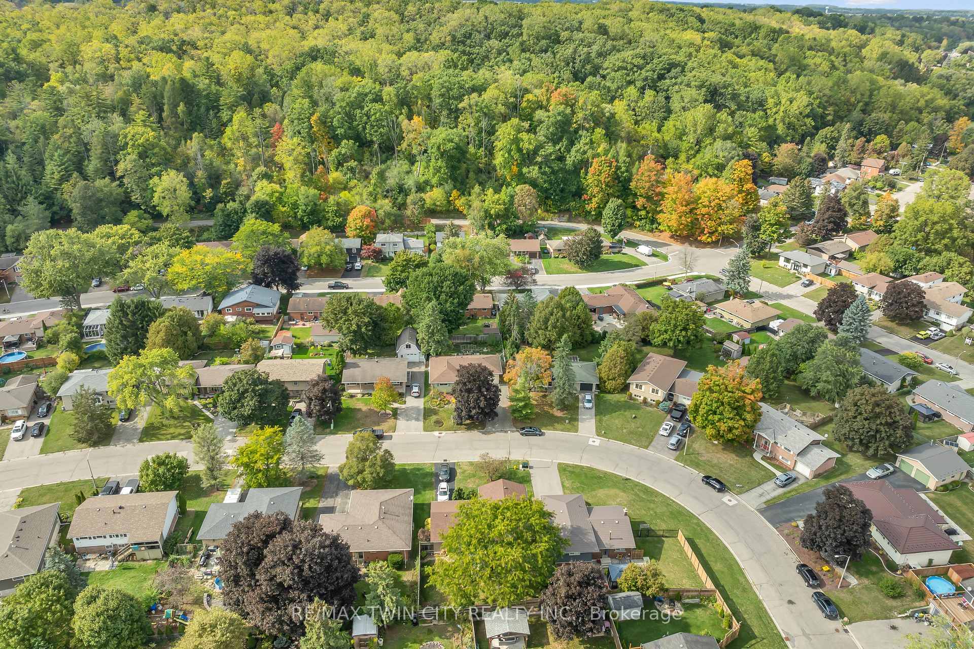 Photo 33 of 13 Gilston Parkway, Brant, Paris — HOMEH