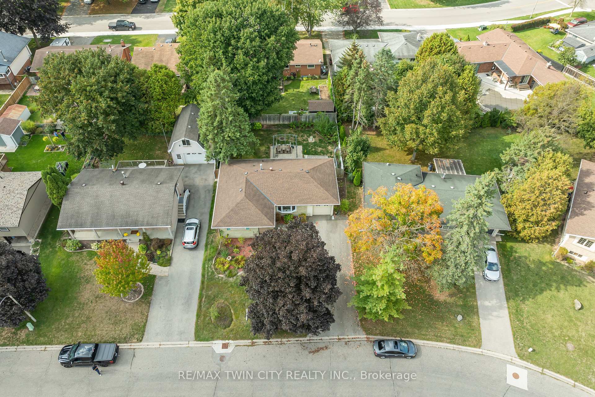 Photo 34 of 13 Gilston Parkway, Brant, Paris — HOMEH