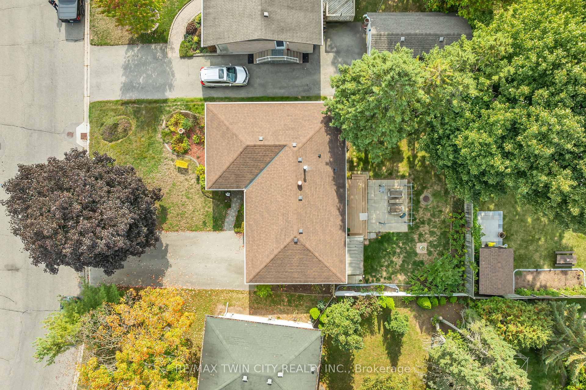 Photo 35 of 13 Gilston Parkway, Brant, Paris — HOMEH