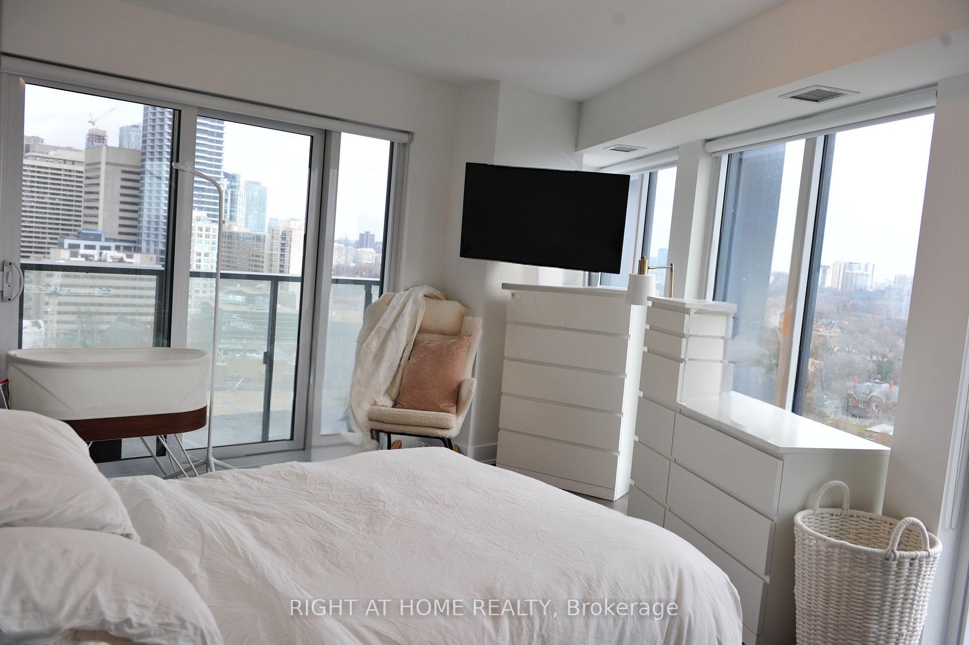 Photo 7 of Unit 1502, 575 Bloor Street E, Toronto, North St. James Town — HOMEH
