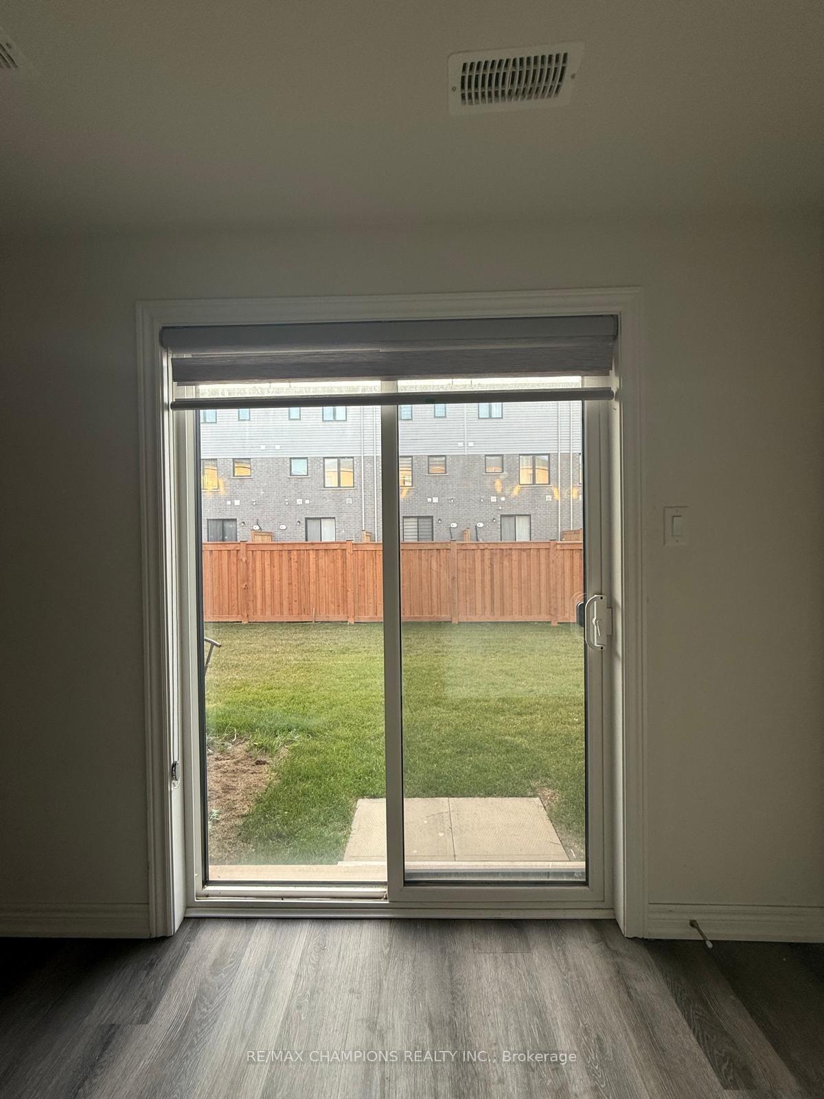 Photo 9 of 10 Radison Lane, Hamilton, McQuesten — HOMEH