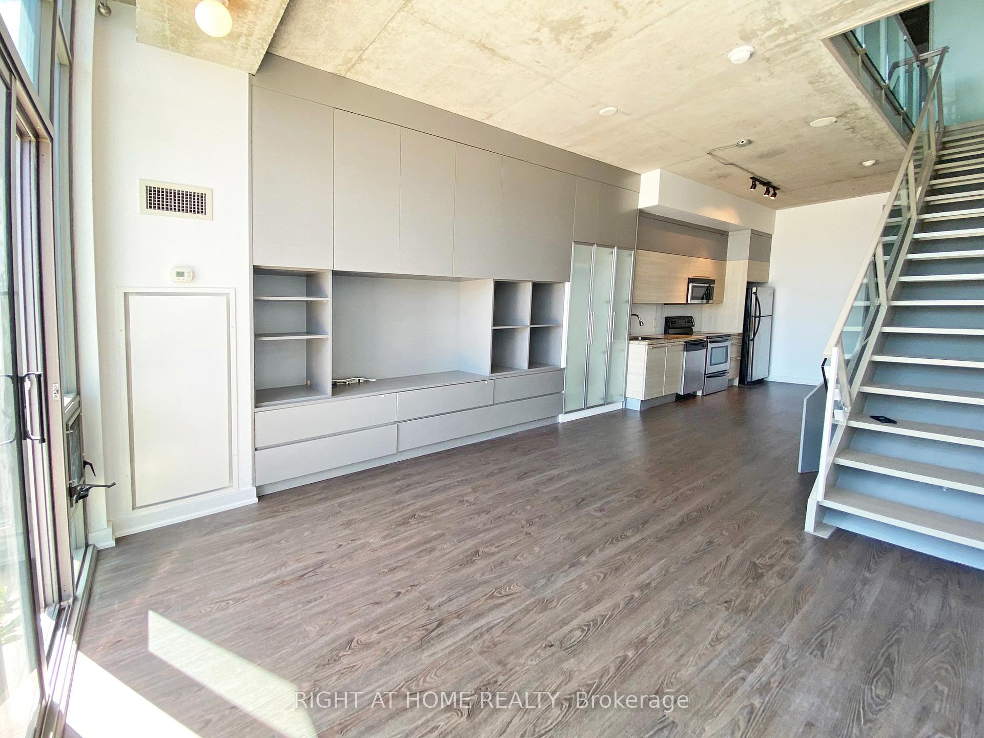 Photo 2 of Unit 617, 33 Mill Street, Toronto, Waterfront Communities — HOMEH