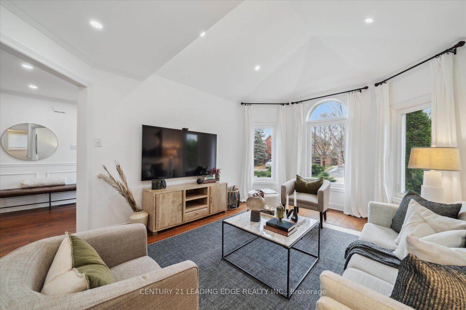 Photo 7 of 90 Charing Crescent, Aurora, Aurora Highlands — HOMEH